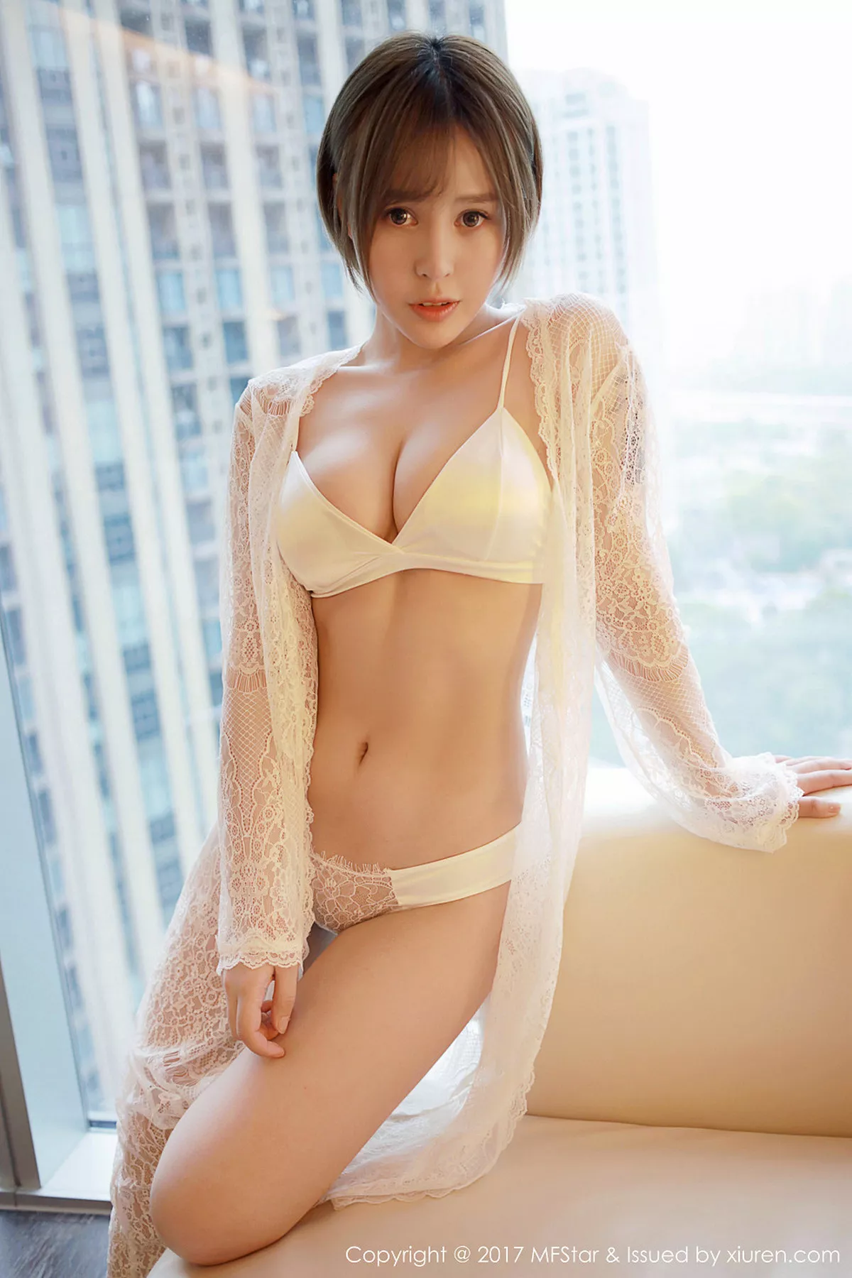 秀人集.com_[MFStar模范学院]Vol.099_女神Evelyn艾莉蕾丝半透内衣秀完美曲线性感内衣写真41P