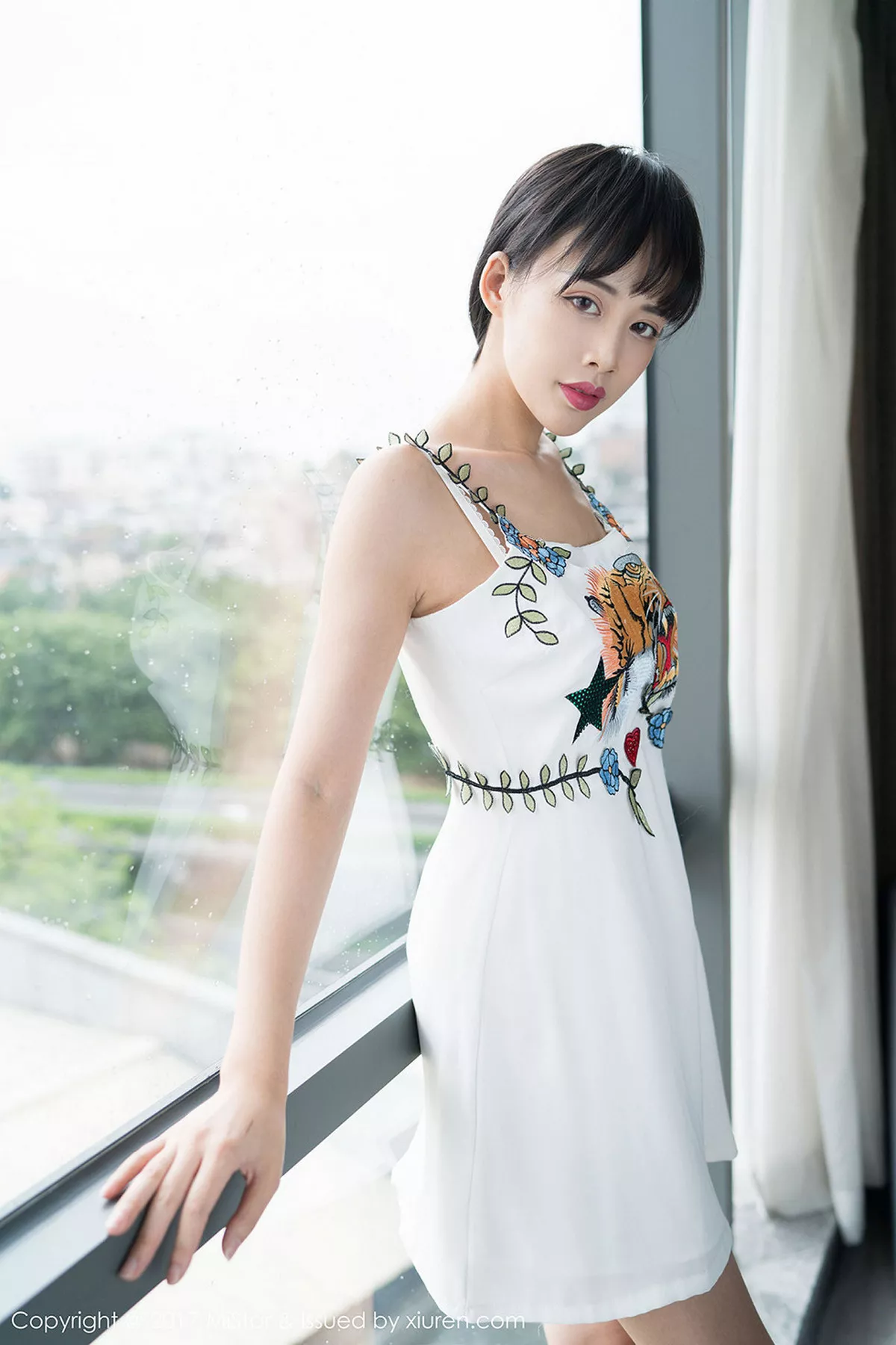 秀人集.com_[MiStar魅妍社]Vol.183_高挑美女周周居家性感白色内衣半脱秀丰乳肥臀诱惑写真47P