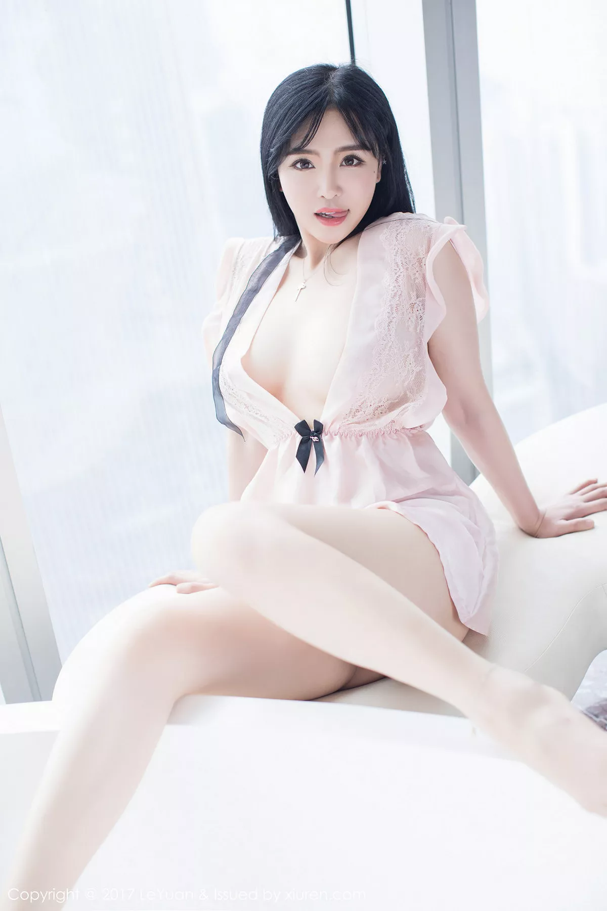 秀人集.com_[LeYuan星乐园]Vol.046_女神刘钰儿居家粉红蕾丝睡裙真空秀傲人豪乳诱惑写真46P