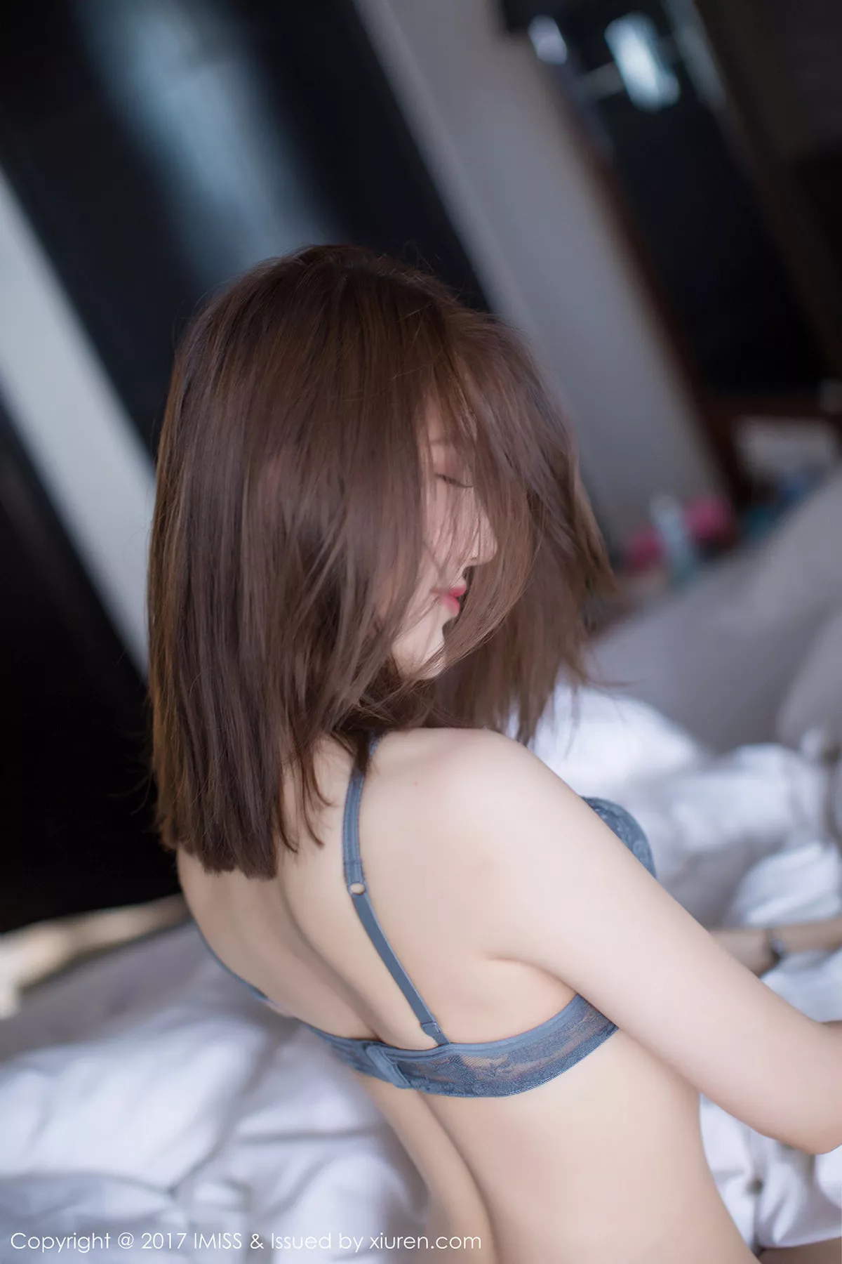 秀人集.com_[IMISS爱蜜社]Vol.186_嫩模刘奕宁Lynn沙巴旅拍半截背心加性感内衣秀完美身材写真35P