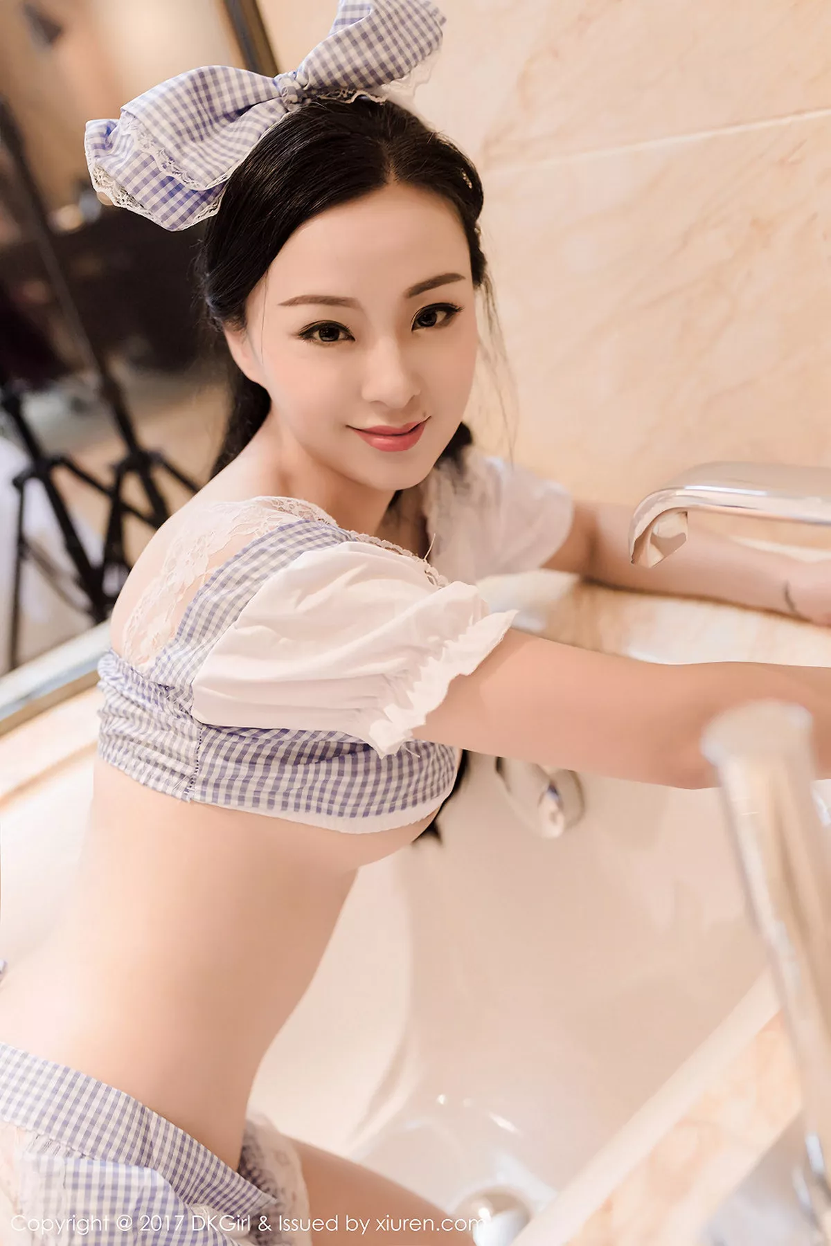 秀人集.com_[DKGirl御女郎]Vol.035_新人嫩模居家黑丝兔女郎秀完美身材巨乳丰臀诱惑写真52P