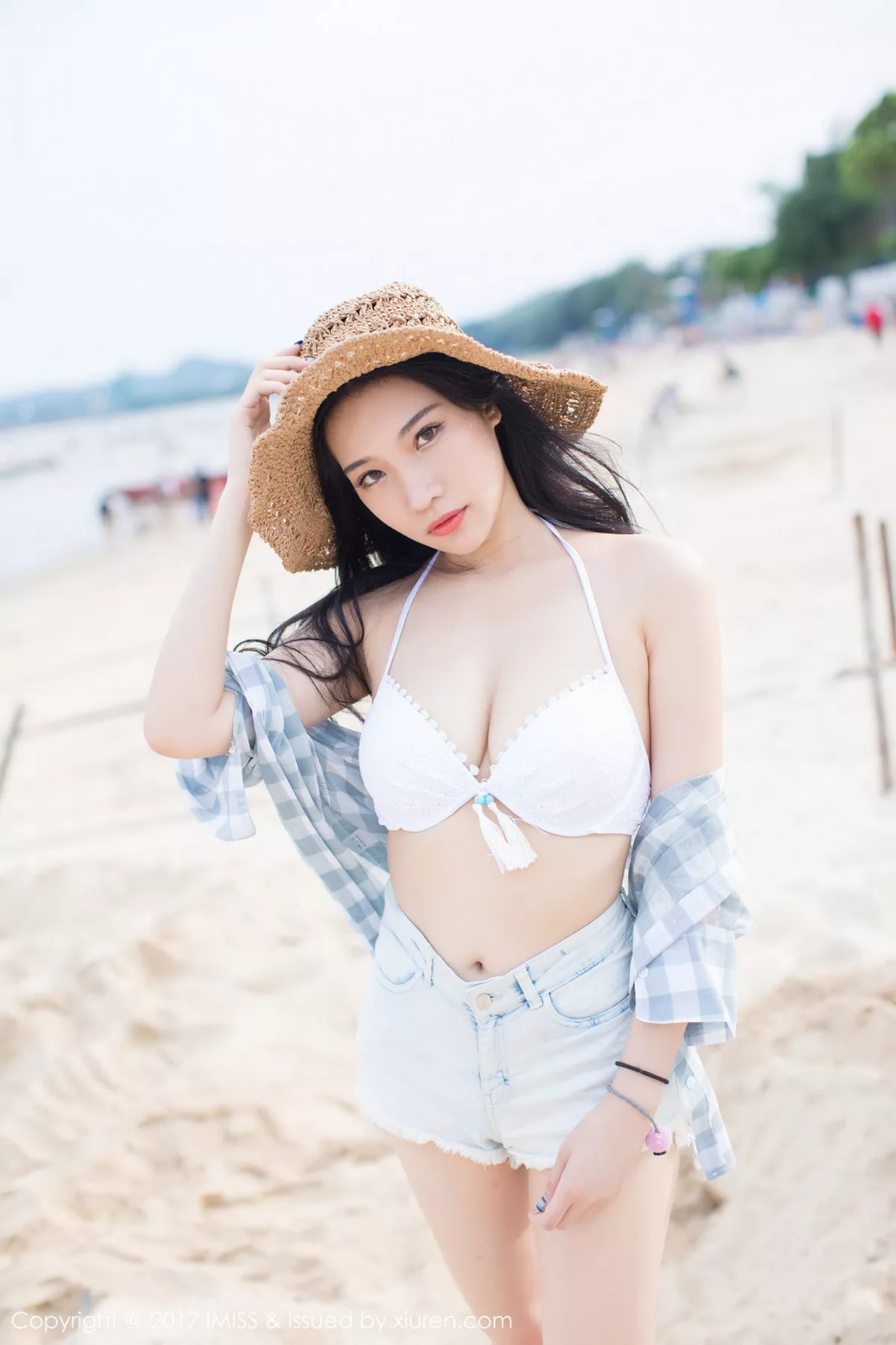 秀人集.com_[IMISS爱蜜社]Vol.182_嫩模小狐狸Sica七夕情人节福利海边沙滩性感比基尼写真45P