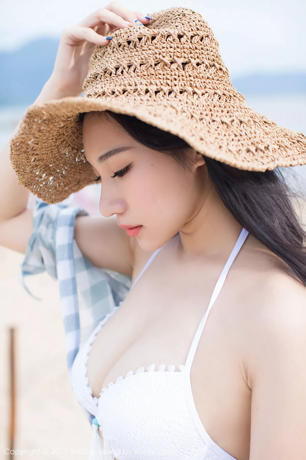 秀人集.com_[IMISS爱蜜社]Vol.182_嫩模小狐狸Sica七夕情人节福利海边沙滩性感比基尼写真45P