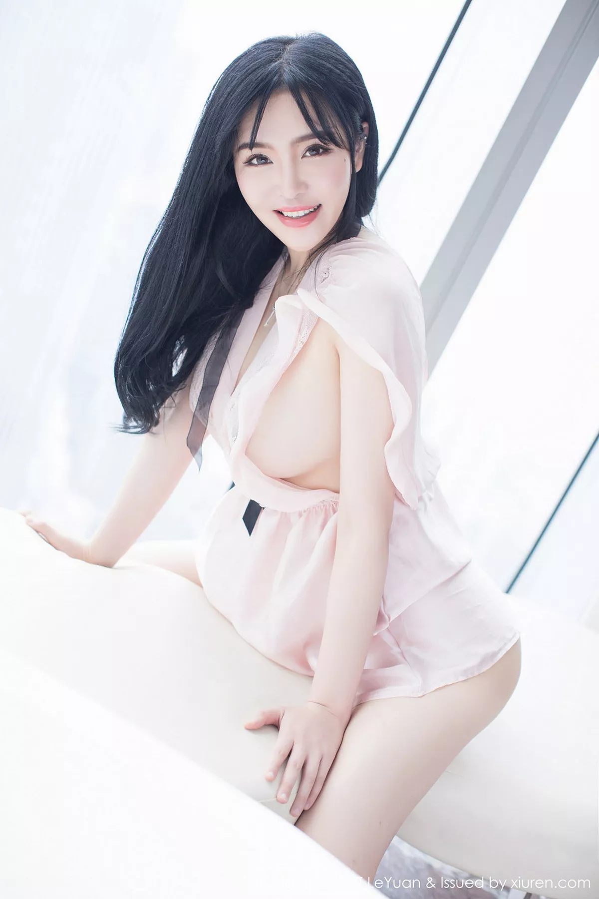秀人集.com_[LeYuan星乐园]Vol.046_女神刘钰儿居家粉红蕾丝睡裙真空秀傲人豪乳诱惑写真46P