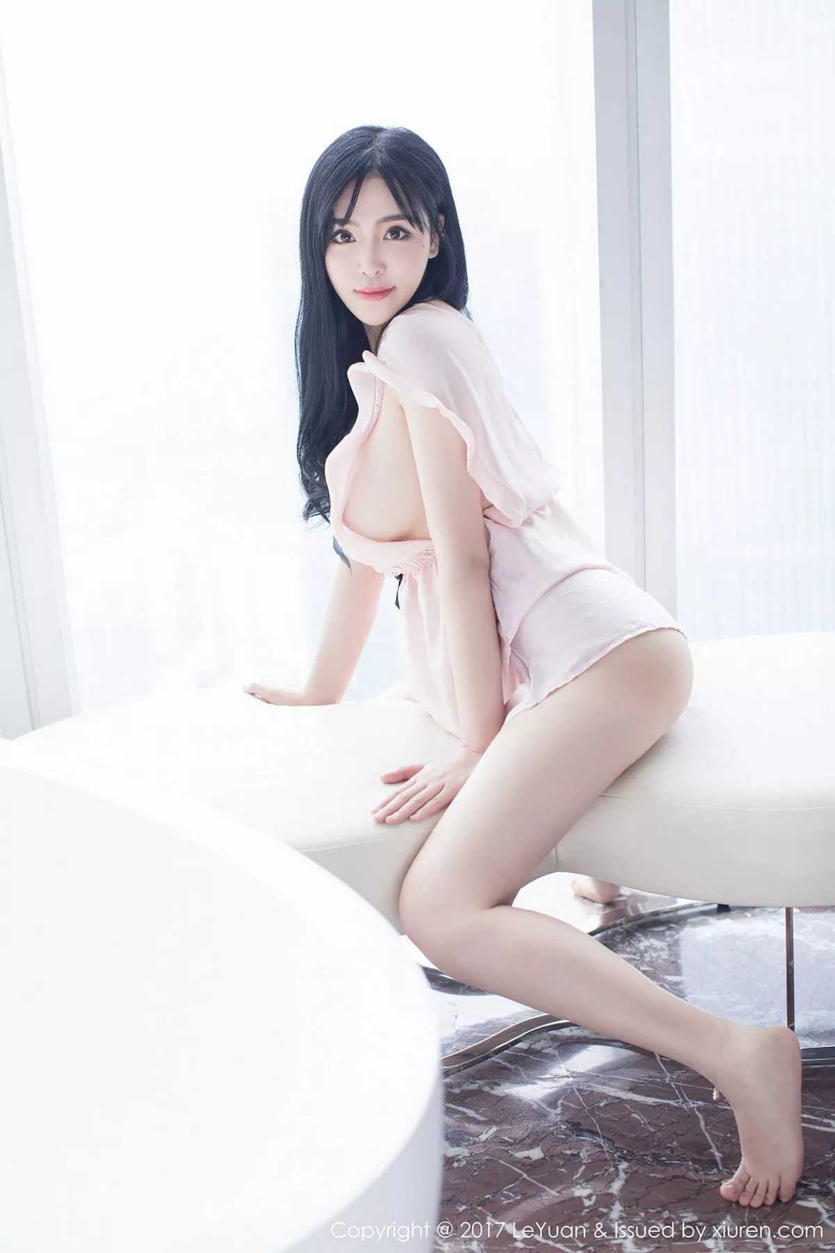 秀人集.com_[LeYuan星乐园]Vol.046_女神刘钰儿居家粉红蕾丝睡裙真空秀傲人豪乳诱惑写真46P
