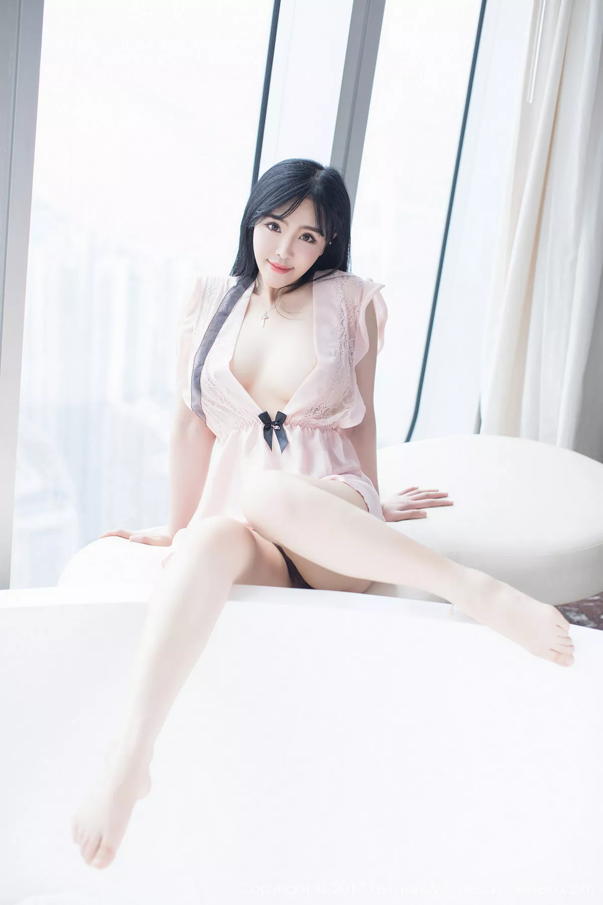 秀人集.com_[LeYuan星乐园]Vol.046_女神刘钰儿居家粉红蕾丝睡裙真空秀傲人豪乳诱惑写真46P