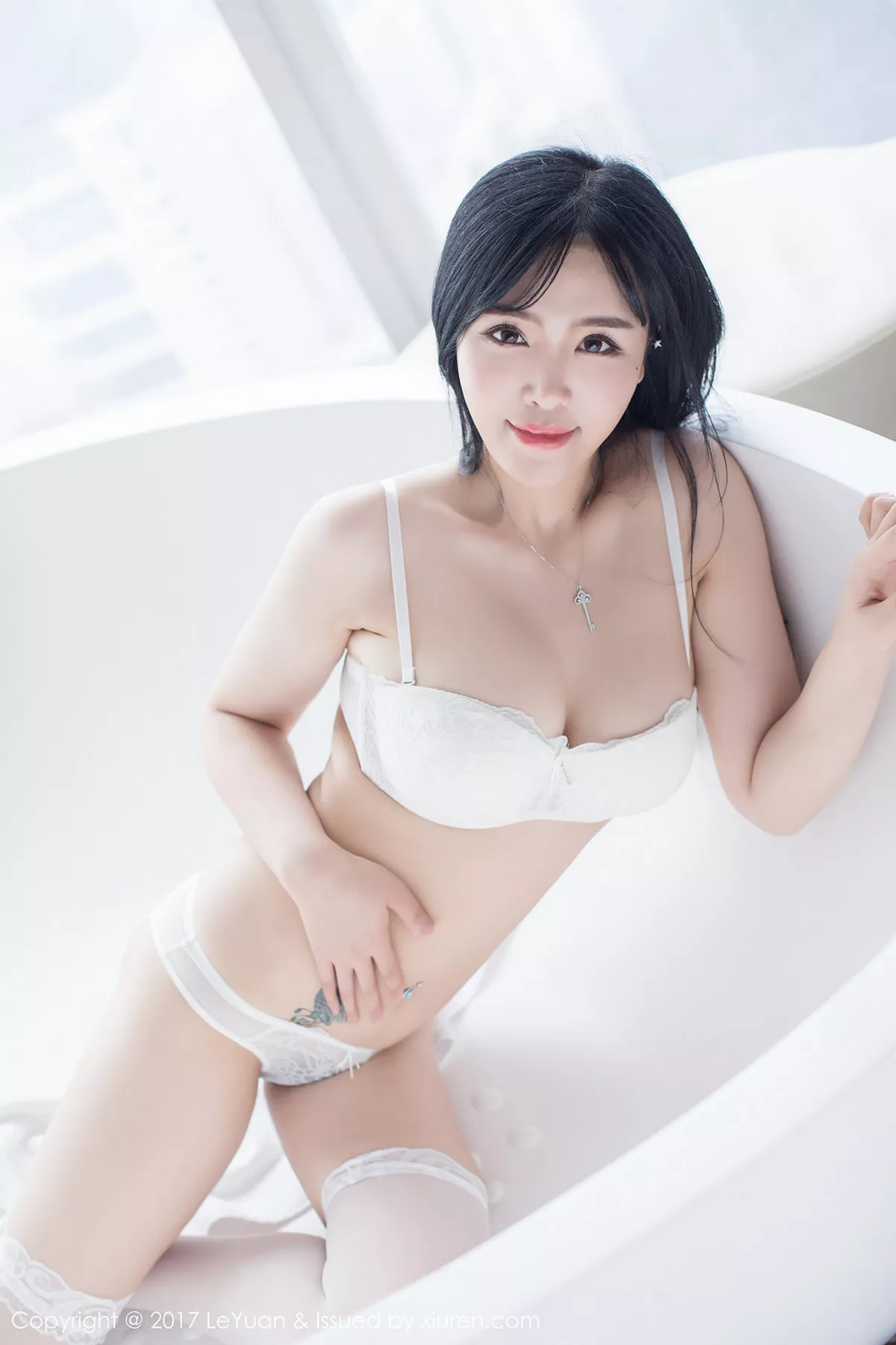 秀人集.com_[LeYuan星乐园]Vol.046_女神刘钰儿居家粉红蕾丝睡裙真空秀傲人豪乳诱惑写真46P