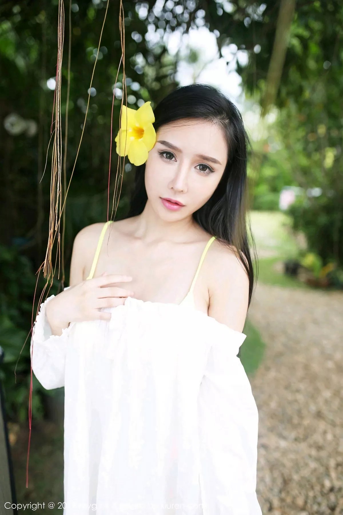 秀人集.com_[MyGirl美媛馆]Vol.260_嫩模女神于大乔薄荷岛旅拍黄色比基尼湿身秀美乳诱惑写真48P