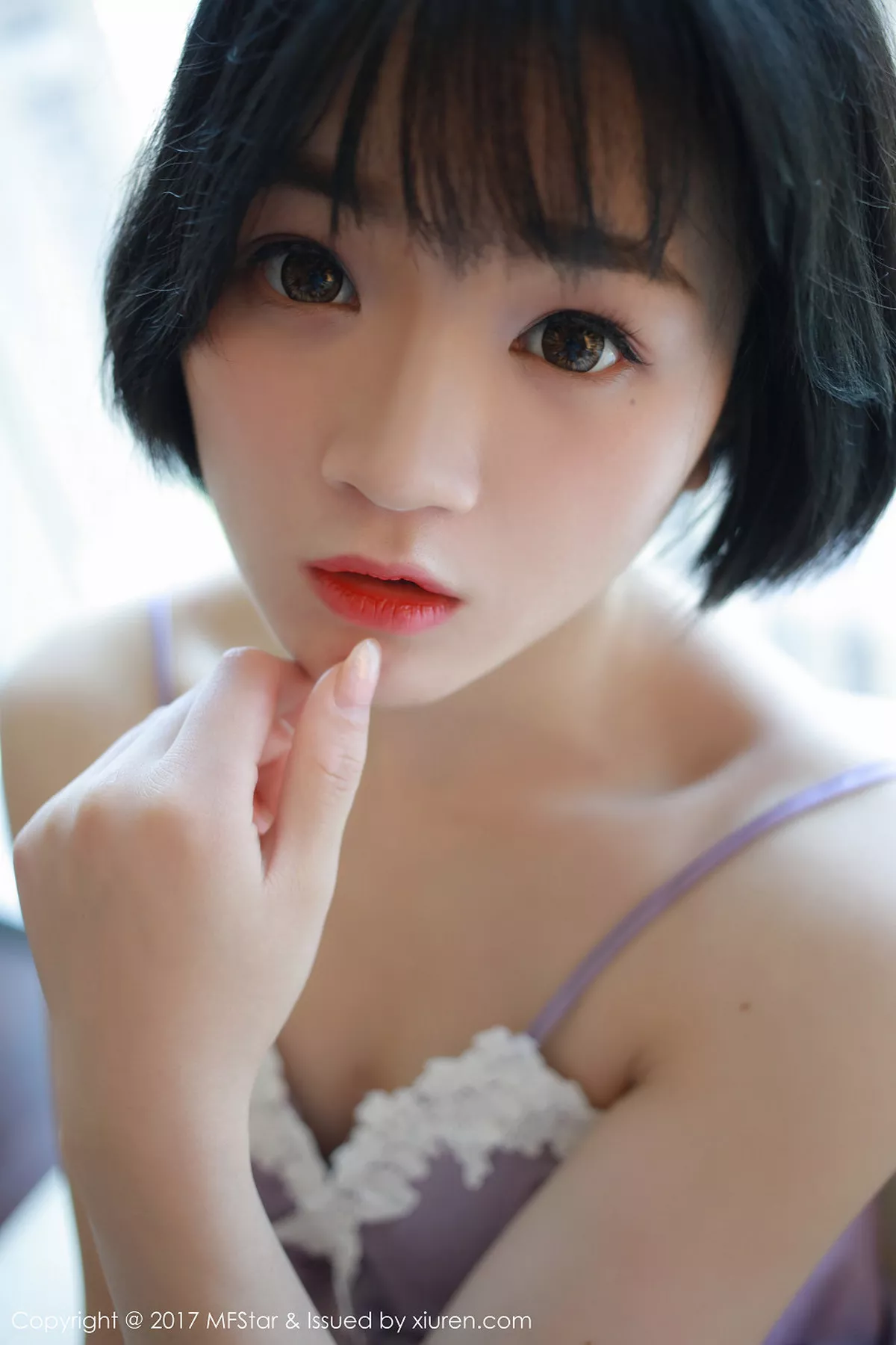 秀人集.com_[MFStar模范学院]Vol.103_嫩模悦爷妖精居家私房吊带睡裙半脱秀豪乳翘臀诱惑写真45P