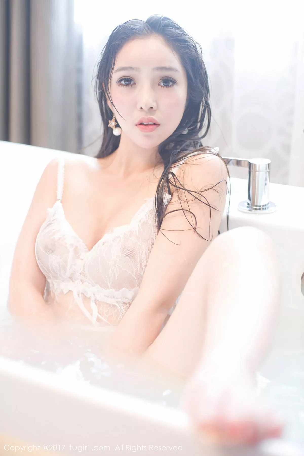 秀人集.com_[XiuRen秀人网]No.792_混血美女艾弥居家浴缸里白色蕾丝内衣透视秀美乳诱惑写真49P