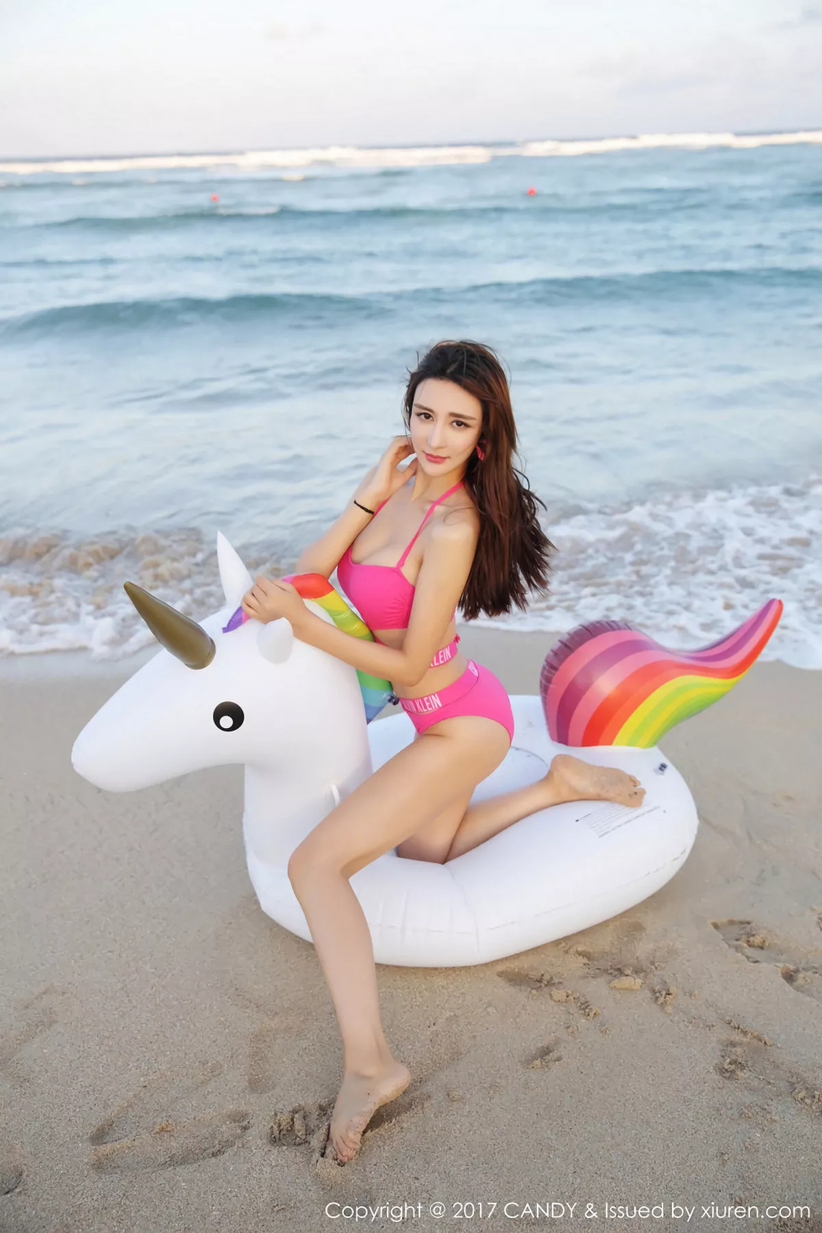 秀人集.com_[Candy糖果画报]Vol.041_嫩模伊莉娜巴厘岛旅拍沙滩边红色性感比基尼秀完美身材写真43P