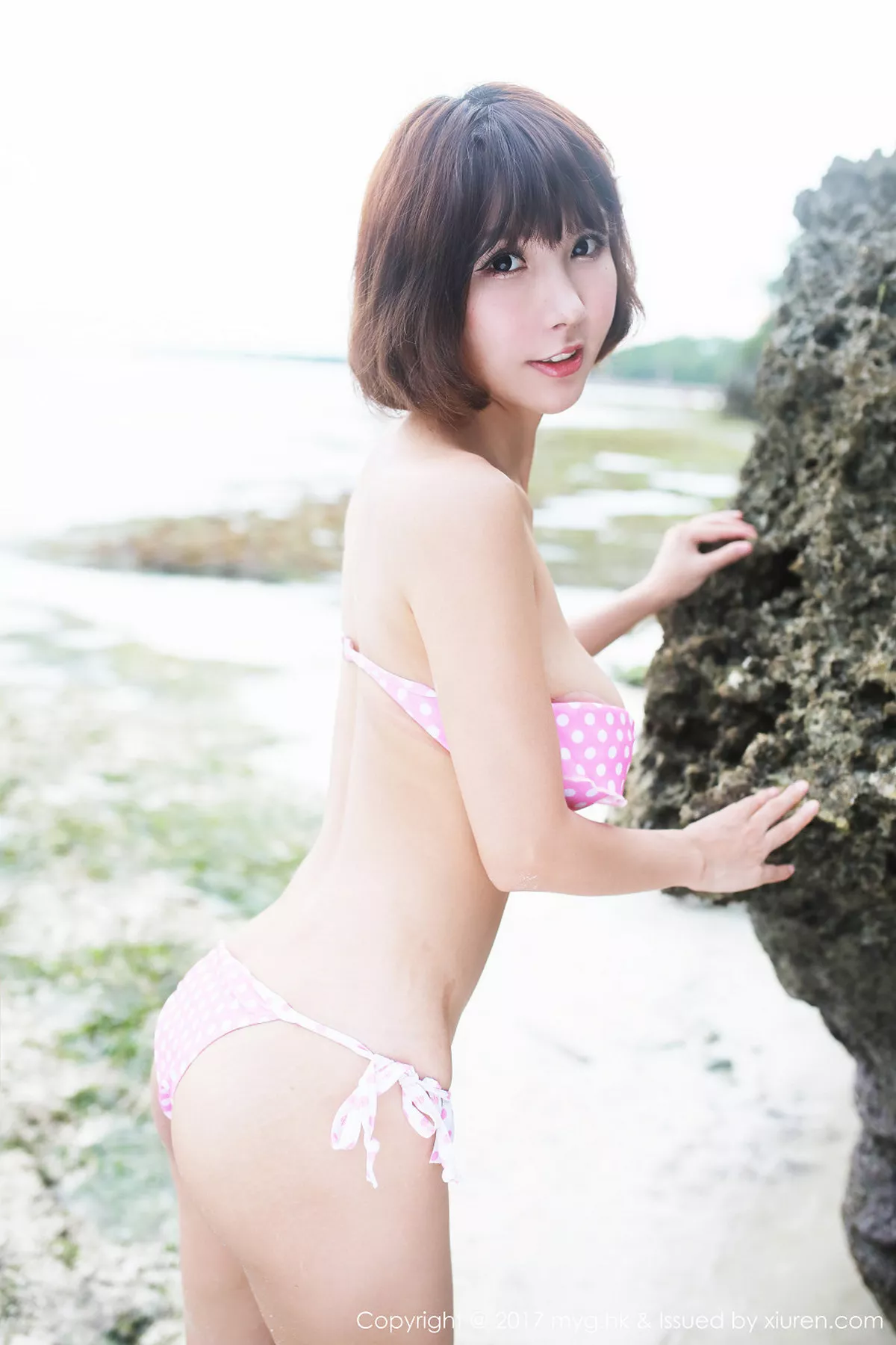 秀人集.com_[MyGirl美媛馆]Vol.267_嫩模晓茜sunny海边脱长裙波点式比基尼秀傲人美胸写真76P