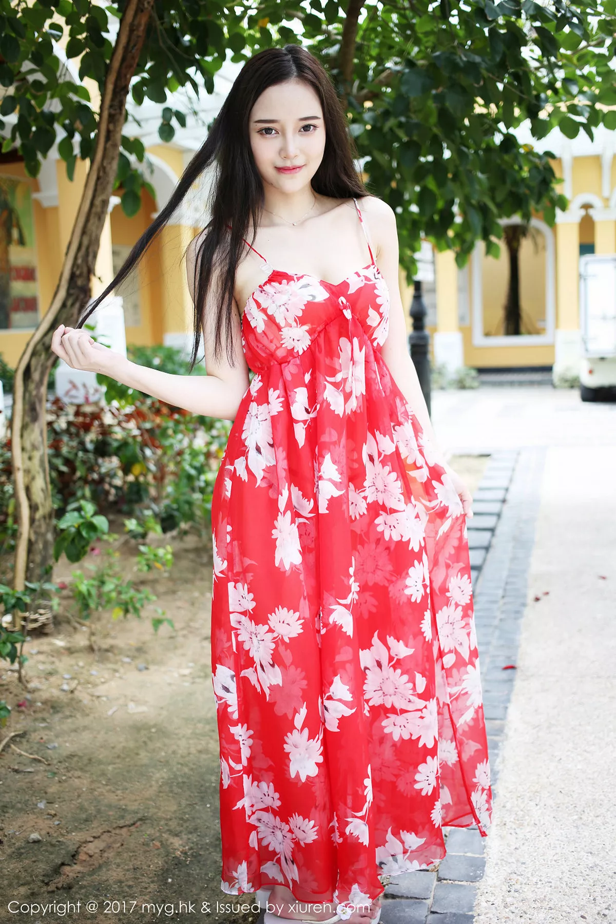 秀人集.com_[MyGirl美媛馆]Vol.264_嫩模唐琪儿il越南旅拍波西米亚风红色吊带裙性感写真51P
