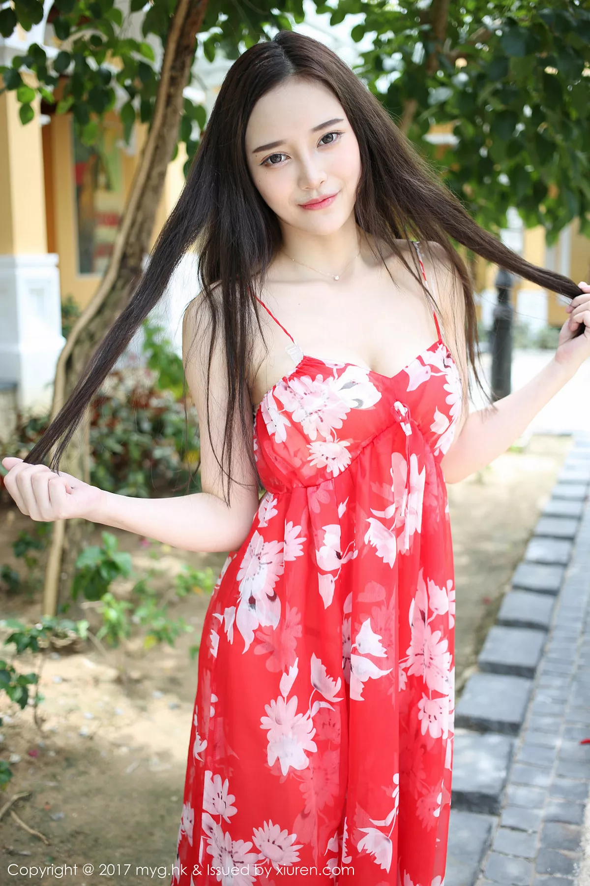 秀人集.com_[MyGirl美媛馆]Vol.264_嫩模唐琪儿il越南旅拍波西米亚风红色吊带裙性感写真51P