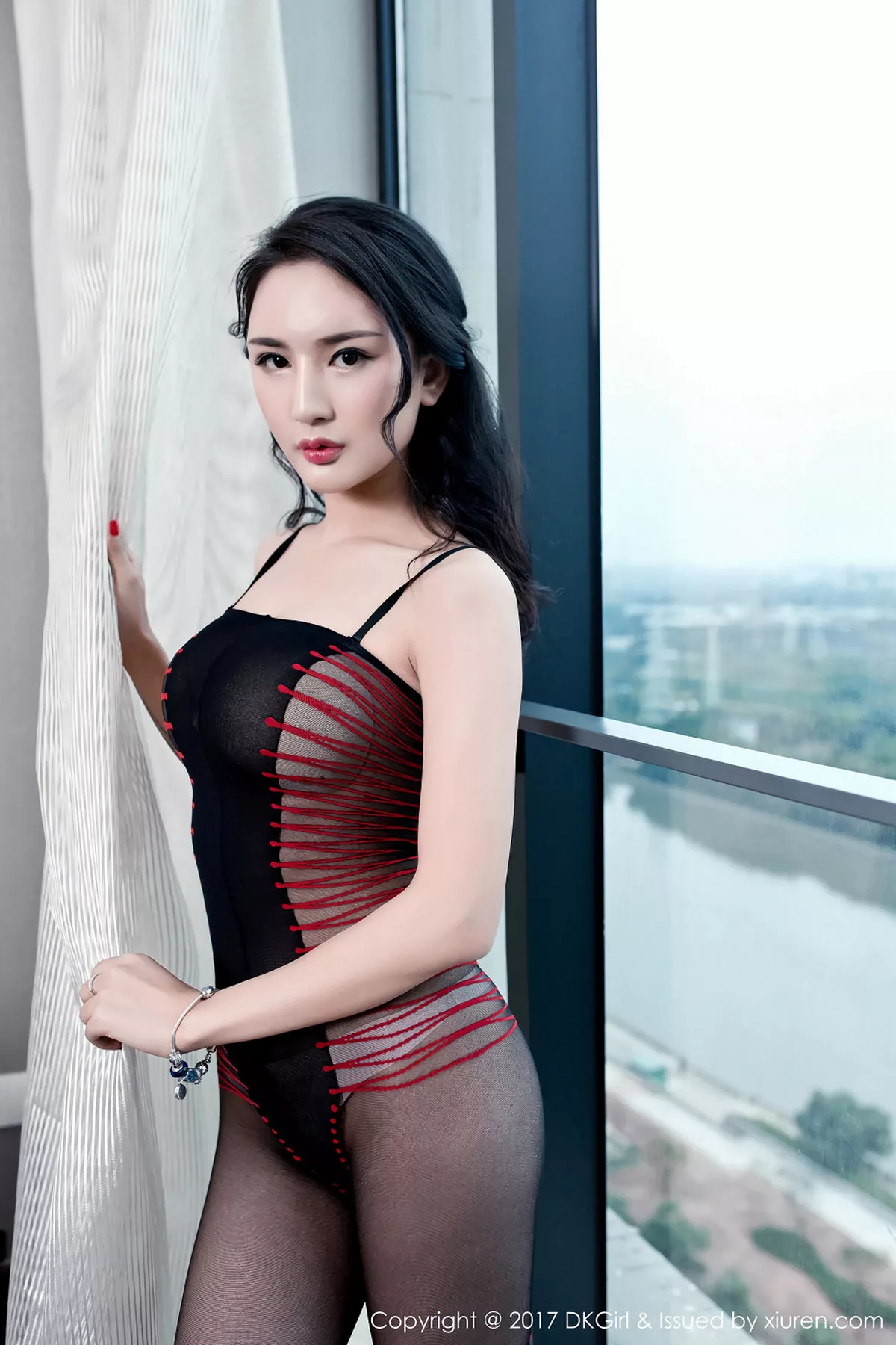 秀人集.com_[DKGirl御女郎]Vol.047_嫩模梅哥灰色背心真空美乳激凸完美身材翘臀诱惑写真55P