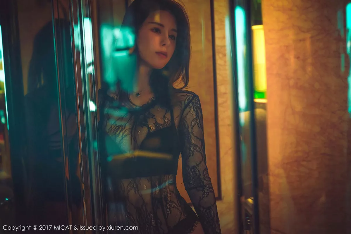 秀人集.com_[MICAT猫萌榜]Vol.030_嫩模叶佳颐浴室里性感黑色内衣湿身秀豪乳翘臀诱惑写真44P