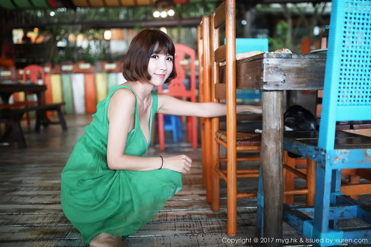 秀人集.com_[MyGirl美媛馆]Vol.267_嫩模晓茜sunny海边脱长裙波点式比基尼秀傲人美胸写真76P
