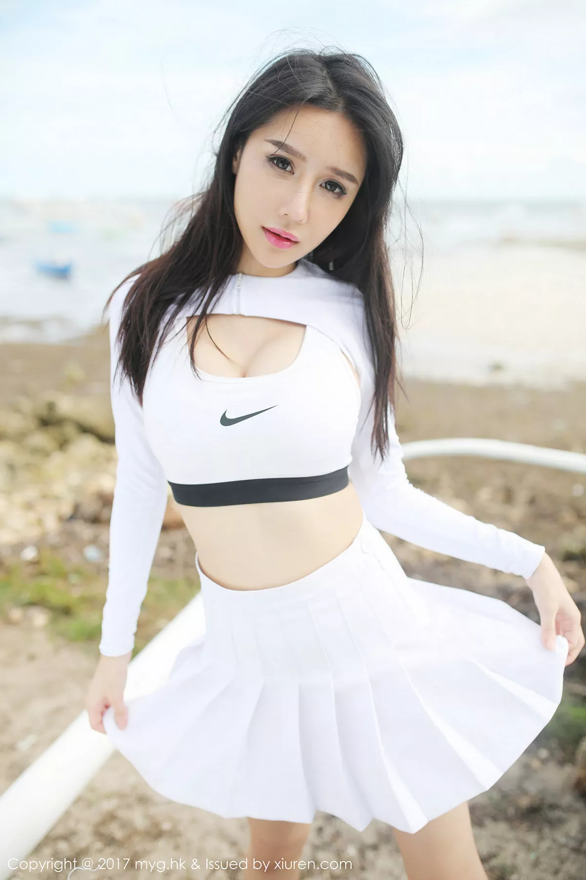 秀人集.com_[MyGirl美媛馆]Vol.268_嫩模于大乔美丽公主户外性感比基尼秀完美身材迷人写真51P