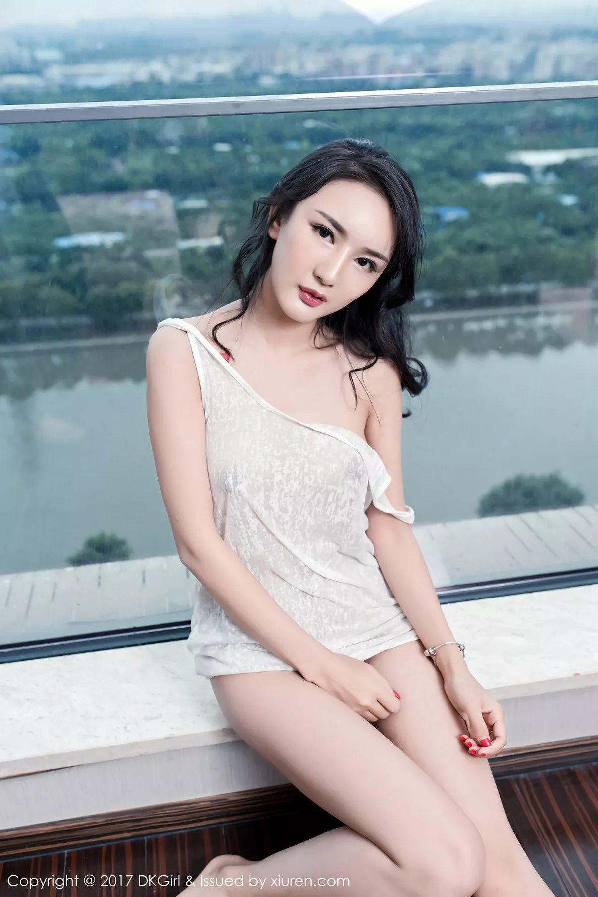 秀人集.com_[DKGirl御女郎]Vol.047_嫩模梅哥灰色背心真空美乳激凸完美身材翘臀诱惑写真55P