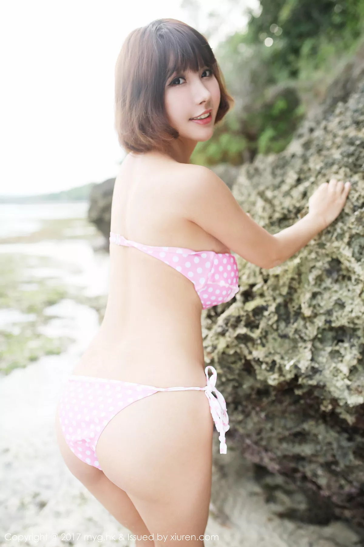 秀人集.com_[MyGirl美媛馆]Vol.267_嫩模晓茜sunny海边脱长裙波点式比基尼秀傲人美胸写真76P