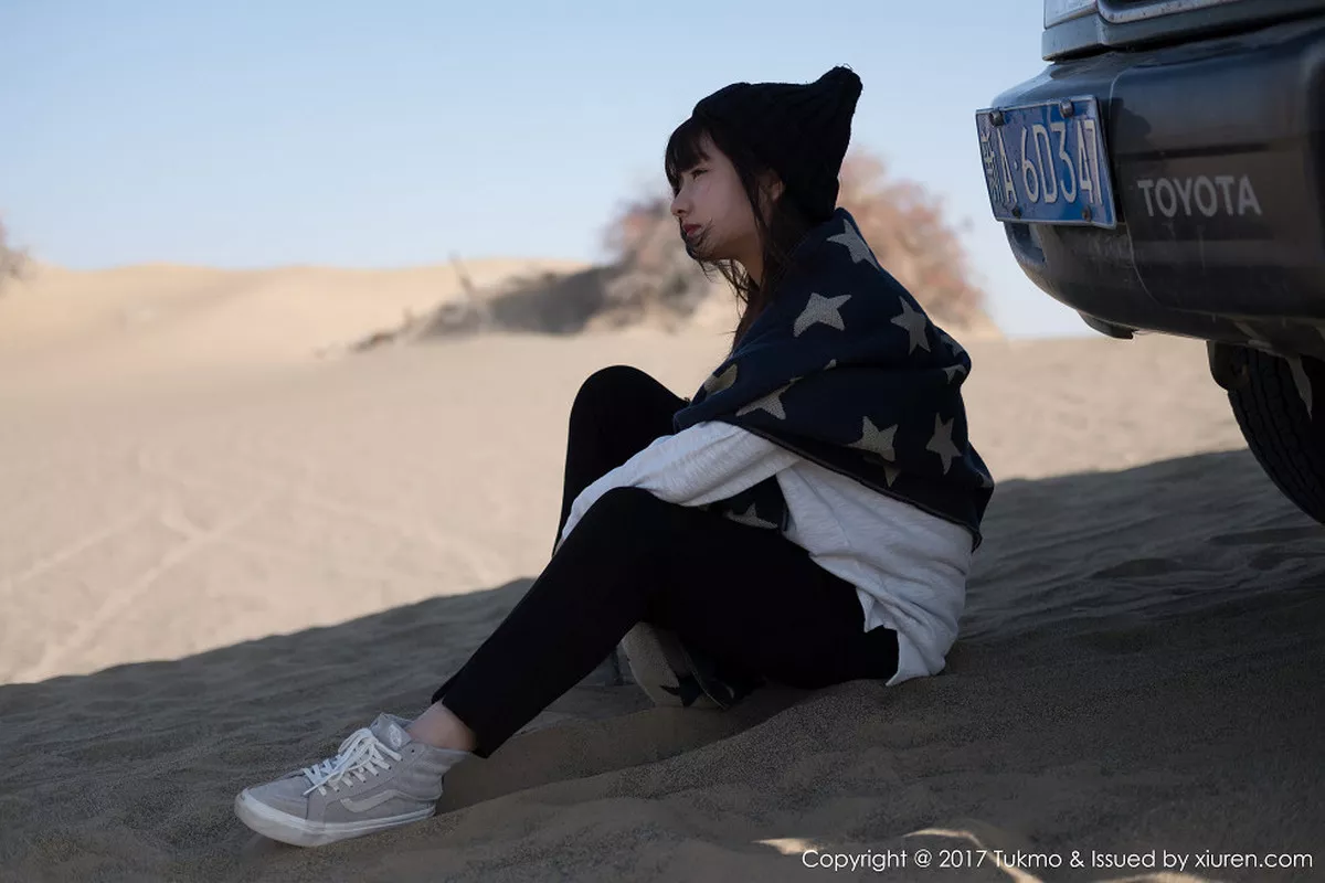 秀人集.com_[Tukmo兔几盟]Vol.105_嫩模球球沙漠之旅第三套万般风情绕眉梢可爱迷人写真40P