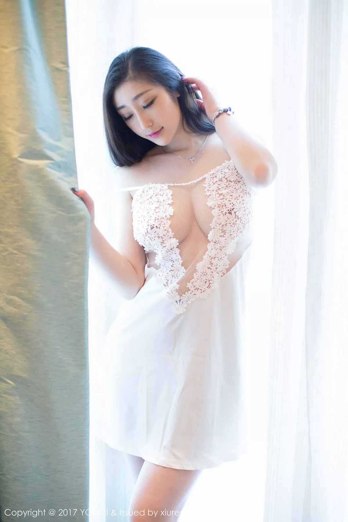 秀人集.com_[YouMi尤蜜荟]Vol.077_女神妲己_Toxic迪拜旅拍真空吊带装大尺度秀豪乳诱惑写真48P