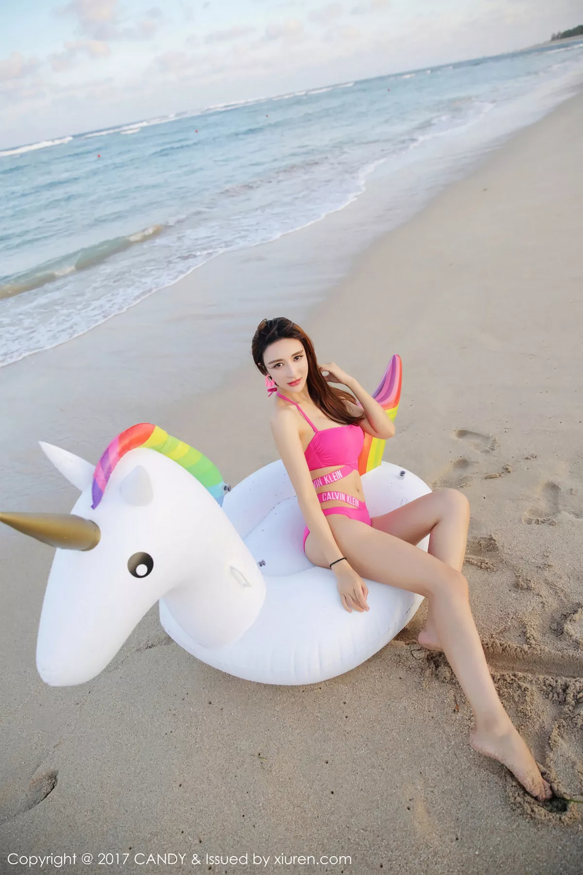 秀人集.com_[Candy糖果画报]Vol.041_嫩模伊莉娜巴厘岛旅拍沙滩边红色性感比基尼秀完美身材写真43P
