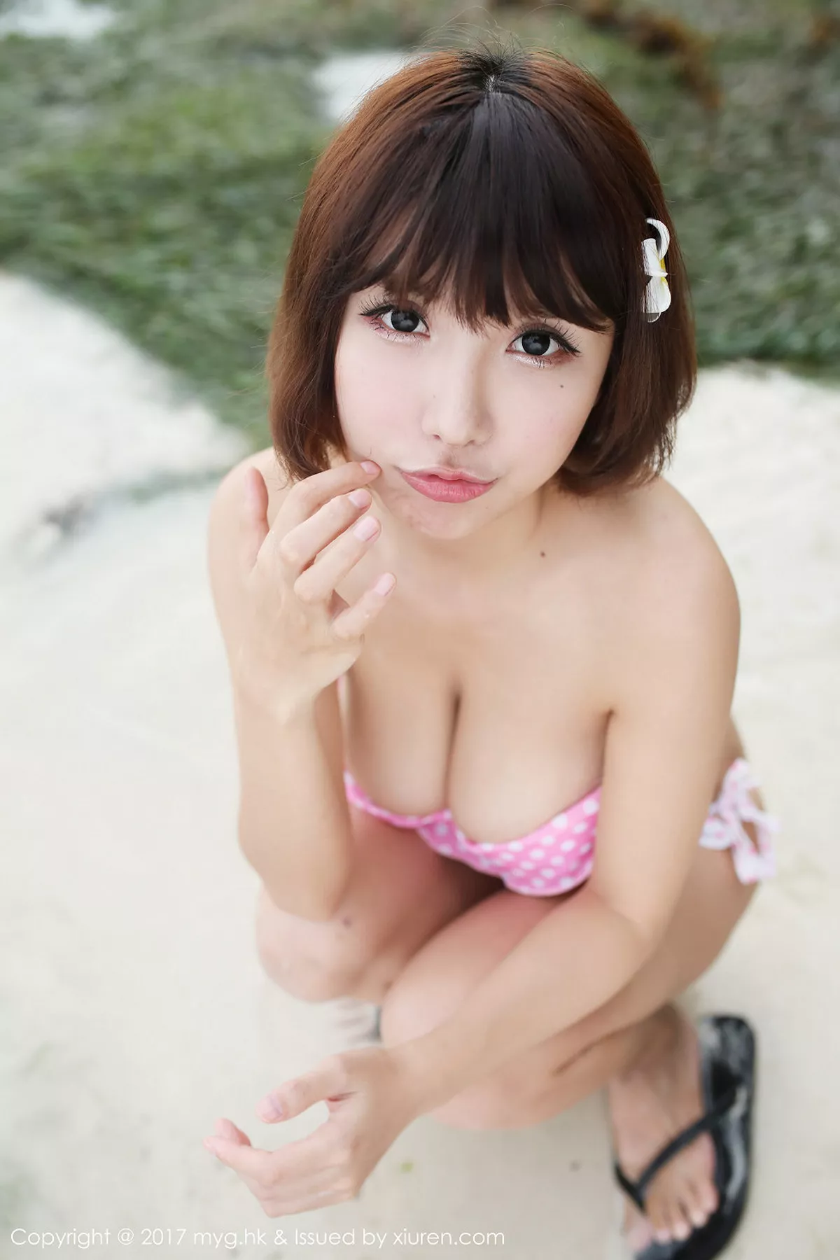 秀人集.com_[MyGirl美媛馆]Vol.267_嫩模晓茜sunny海边脱长裙波点式比基尼秀傲人美胸写真76P