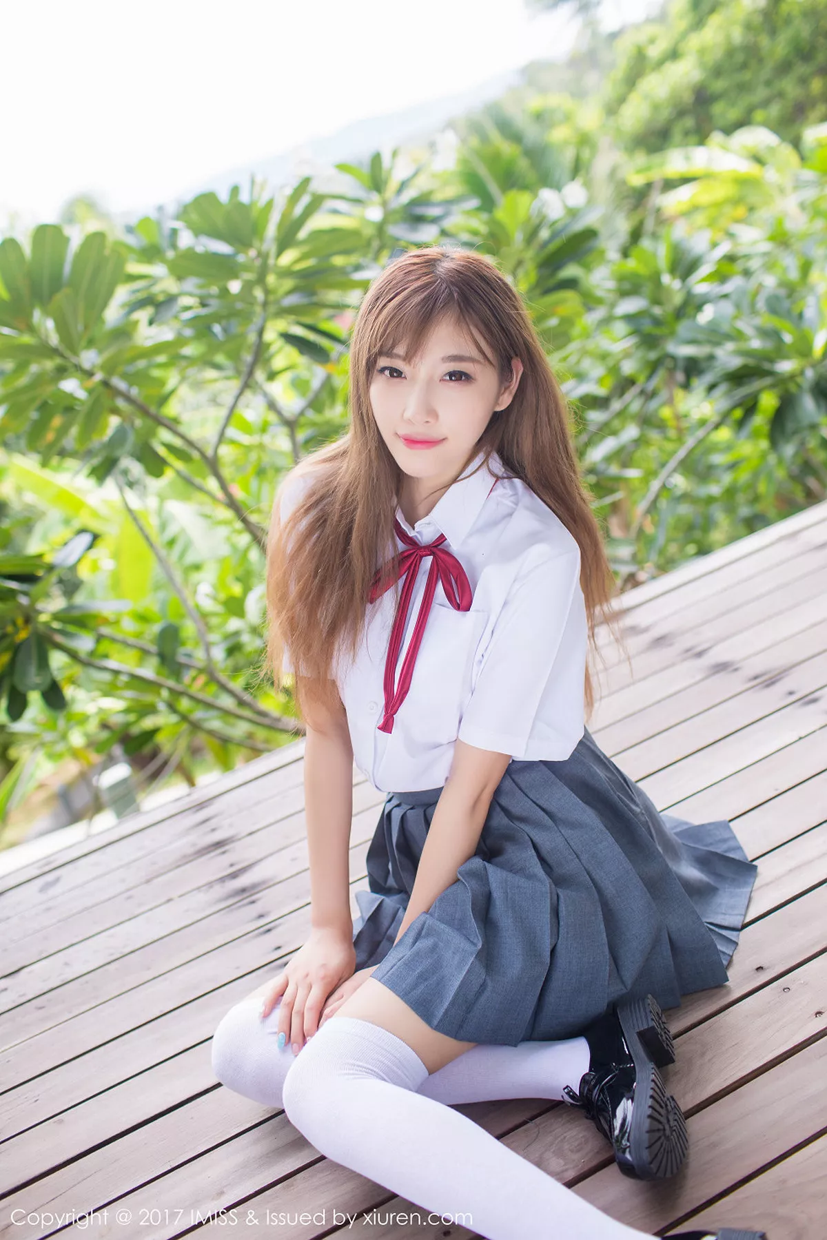 秀人集.com_[IMISS爱蜜社]Vol.195_甜美女神杨晨晨sugar苏梅岛旅拍室外校服半脱性感内衣写真42P