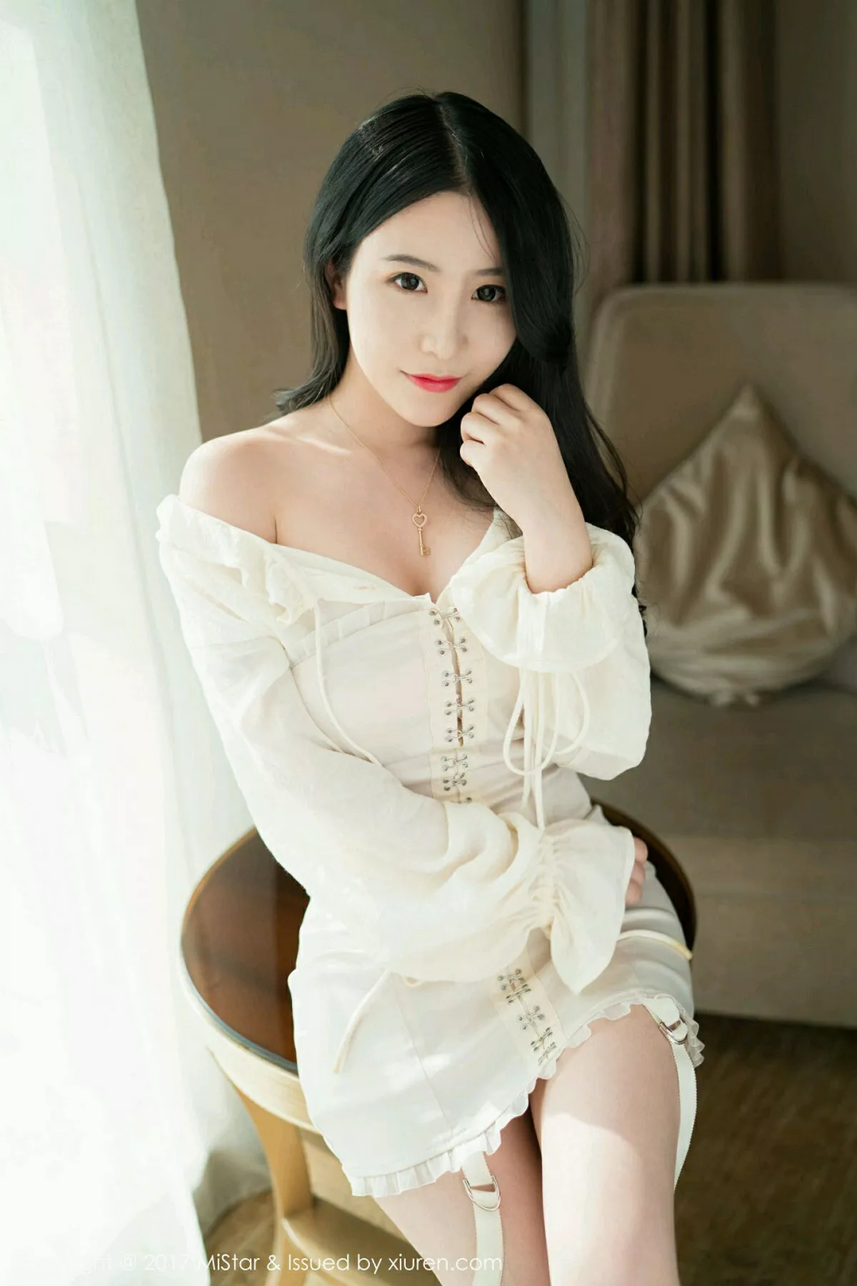 秀人集.com_[MiStar魅妍社]Vol.203_嫩模谢芷馨Sindy性感私房内衣半露酥胸撩人诱惑写真40P