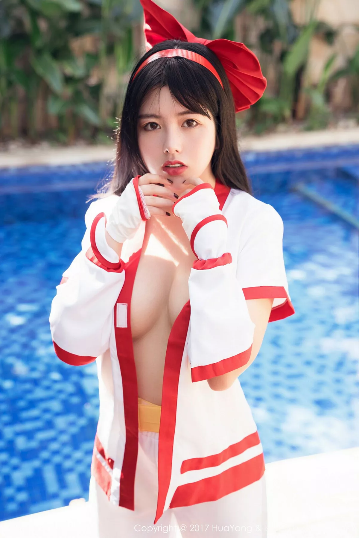 秀人集.com_[HuaYang花漾]Vol.018_女神娜露Selena三亚旅拍荣耀玩家最强福利泳池全裸诱惑写真40P
