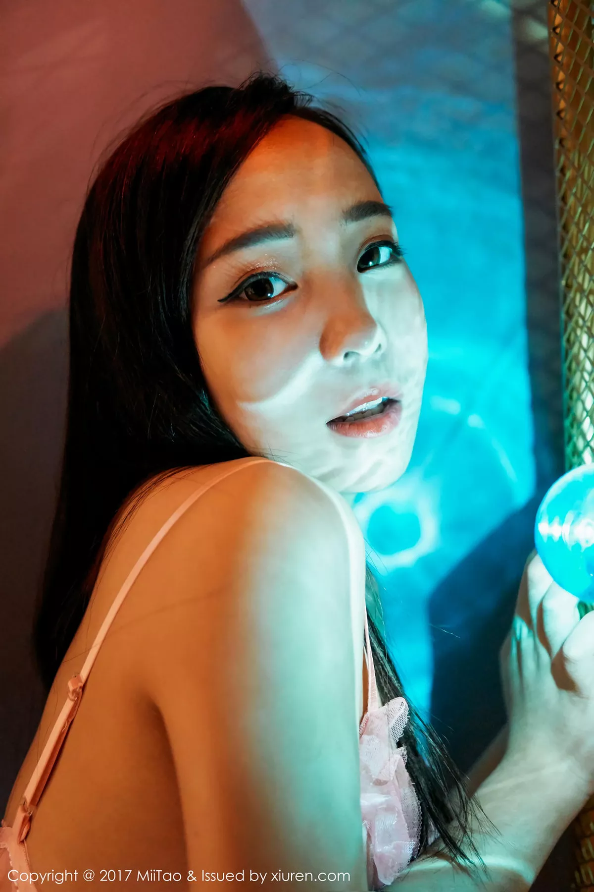 秀人集.com_[MiiTao蜜桃社]Vol.086_嫩模瑞欣大尺度私房粉嫩薄纱睡衣半脱秀傲人豪乳诱惑写真50P
