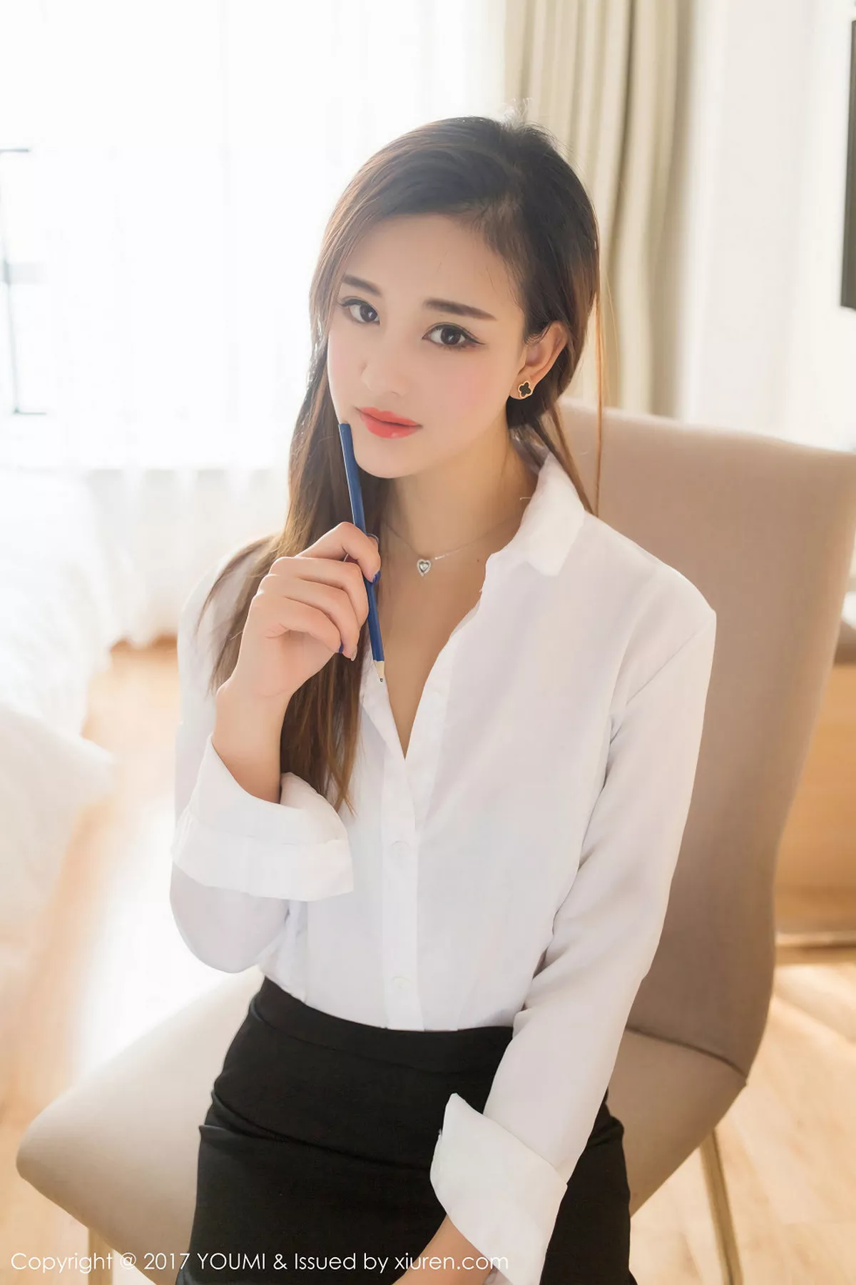 秀人集.com_[YouMi尤蜜荟]Vol.087_新人模特娜娜TINA办公室黑丝OL制服秀完美身材靓丽迷人写真40P