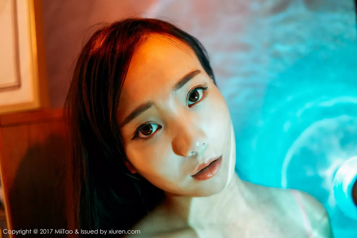 秀人集.com_[MiiTao蜜桃社]Vol.086_嫩模瑞欣大尺度私房粉嫩薄纱睡衣半脱秀傲人豪乳诱惑写真50P