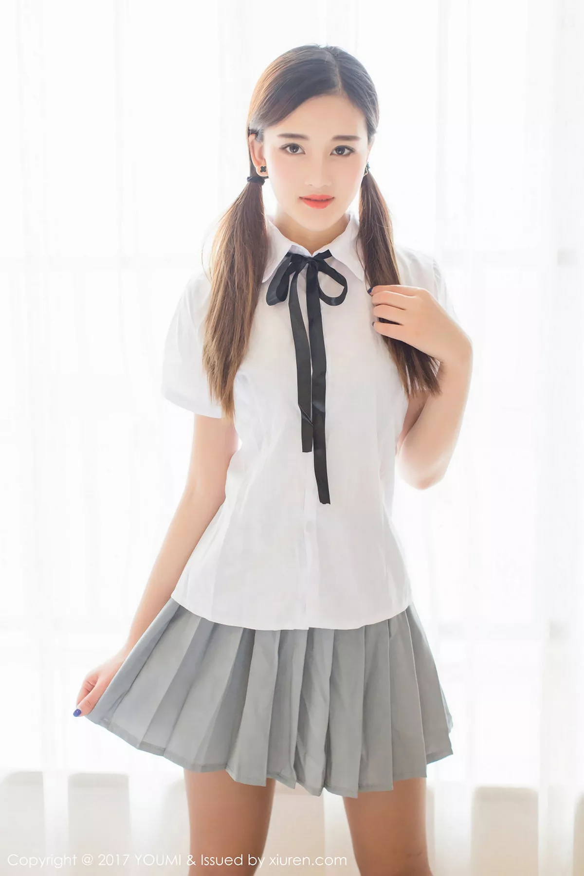 秀人集.com_[YouMi尤蜜荟]Vol.087_新人模特娜娜TINA办公室黑丝OL制服秀完美身材靓丽迷人写真40P