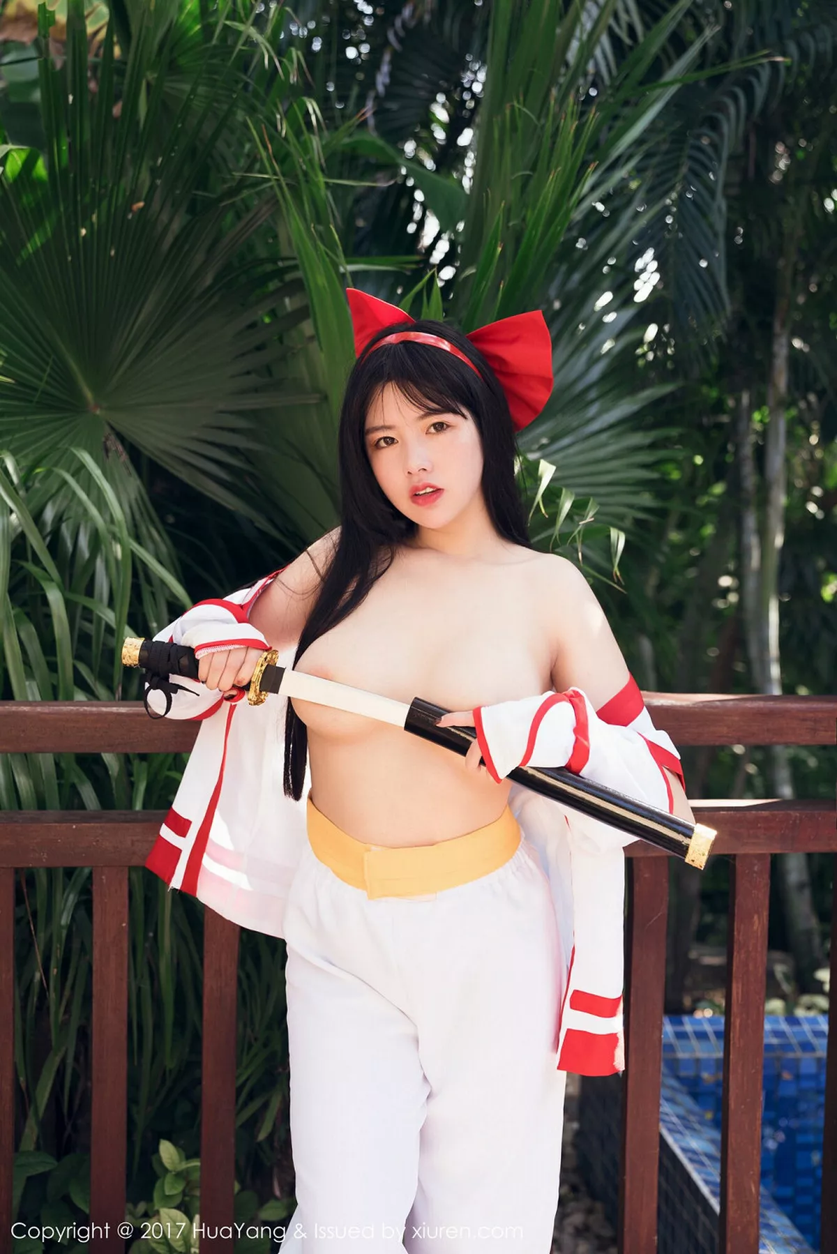 秀人集.com_[HuaYang花漾]Vol.018_女神娜露Selena三亚旅拍荣耀玩家最强福利泳池全裸诱惑写真40P