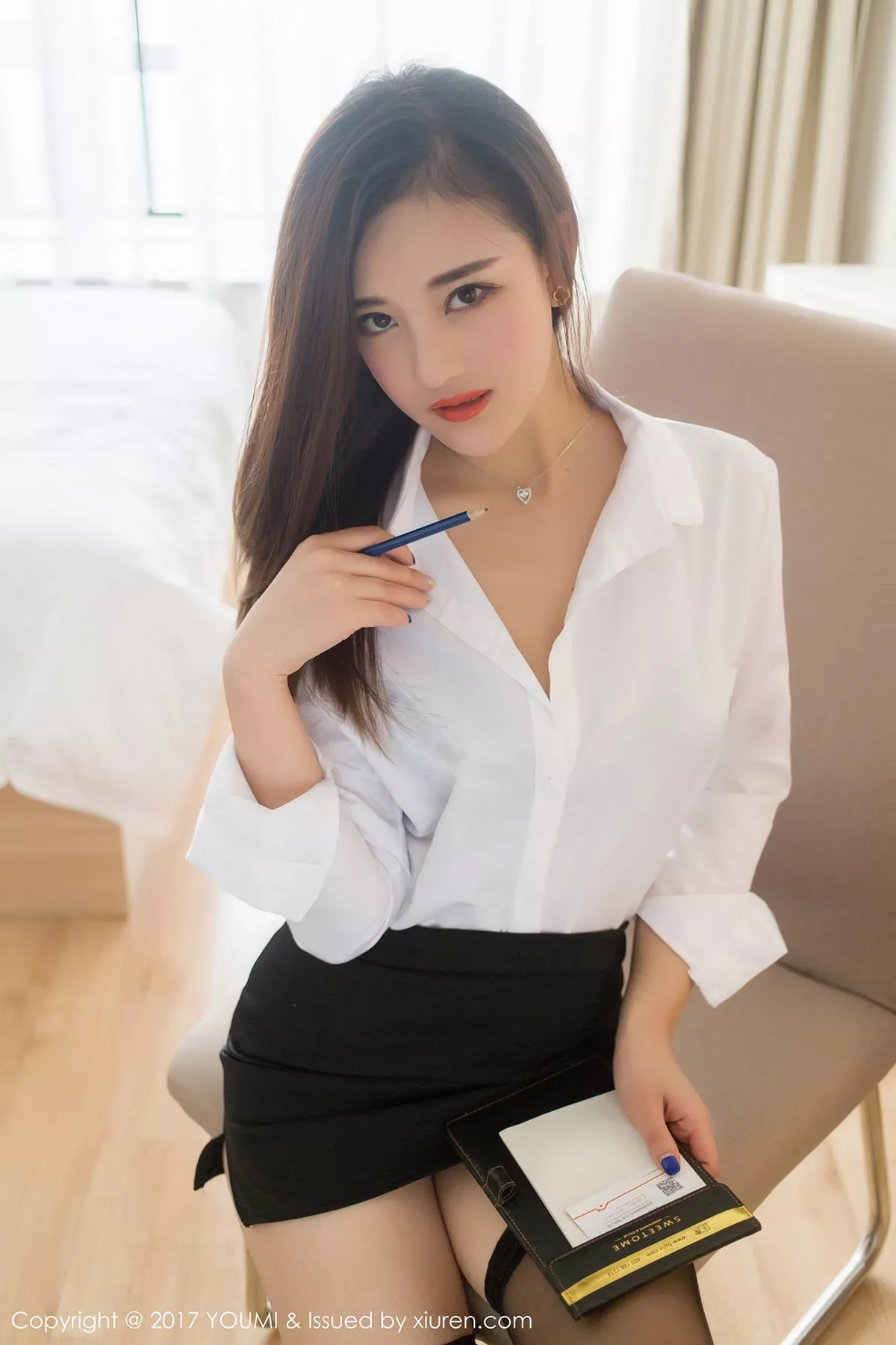 秀人集.com_[YouMi尤蜜荟]Vol.087_新人模特娜娜TINA办公室黑丝OL制服秀完美身材靓丽迷人写真40P
