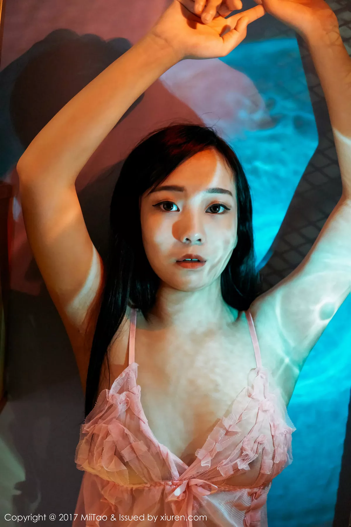 秀人集.com_[MiiTao蜜桃社]Vol.086_嫩模瑞欣大尺度私房粉嫩薄纱睡衣半脱秀傲人豪乳诱惑写真50P