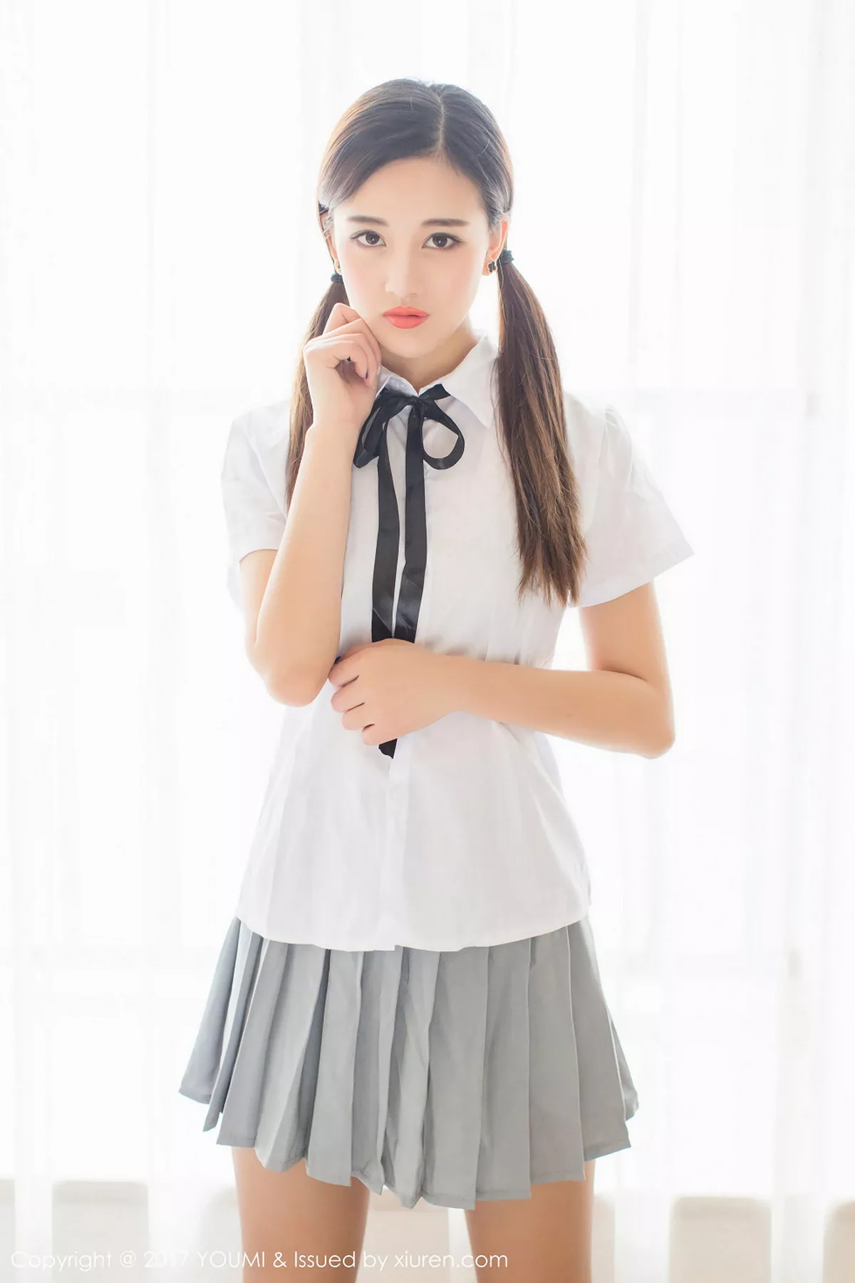 秀人集.com_[YouMi尤蜜荟]Vol.087_新人模特娜娜TINA办公室黑丝OL制服秀完美身材靓丽迷人写真40P