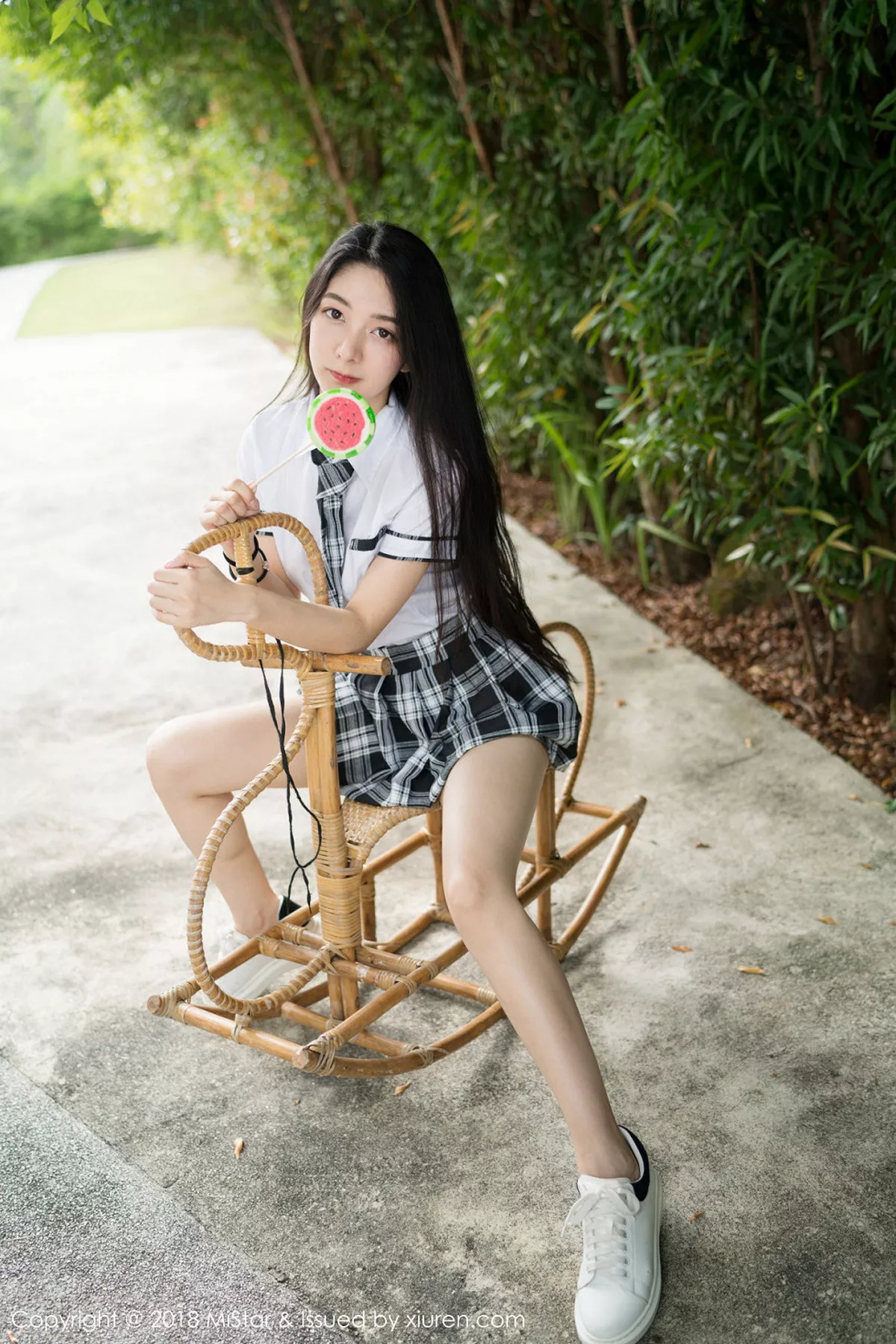 秀人集.com_[MiStar魅妍社]Vol.207_嫩模小热巴甲米旅拍沙滩上开胸毛衣+黑色蕾丝睡裙诱惑写真40P