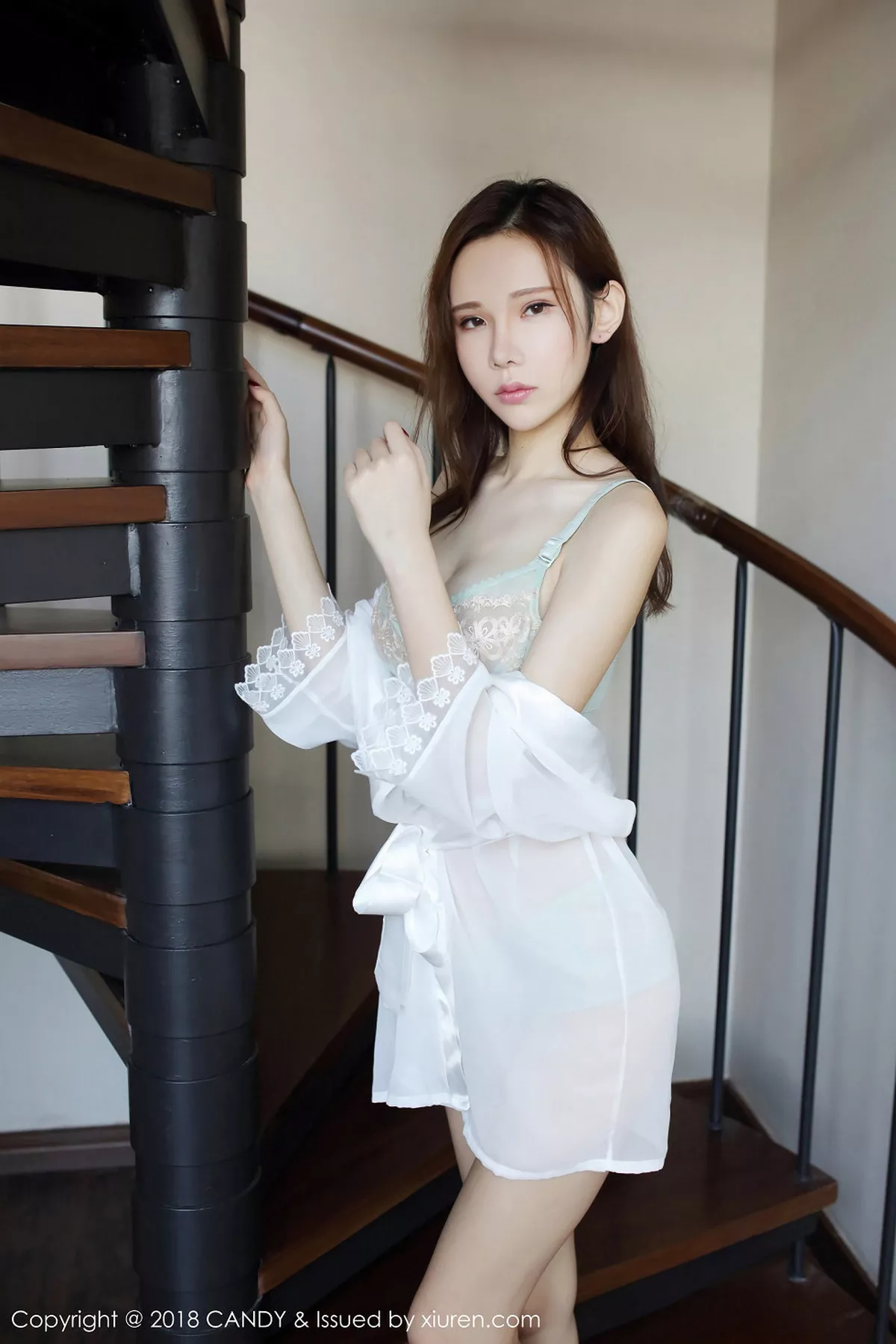 秀人集.com_[Candy糖果画报]Vol.049_女神萌琪琪Irene沙巴旅拍居家性感内衣秀完美身材写真51P