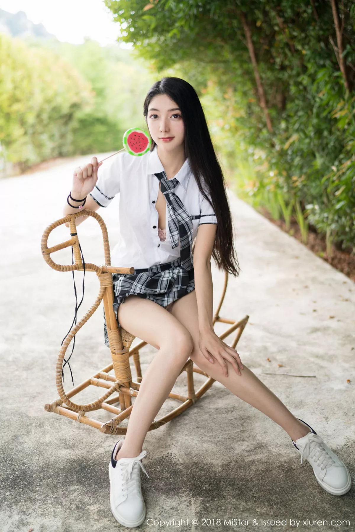 秀人集.com_[MiStar魅妍社]Vol.207_嫩模小热巴甲米旅拍沙滩上开胸毛衣+黑色蕾丝睡裙诱惑写真40P