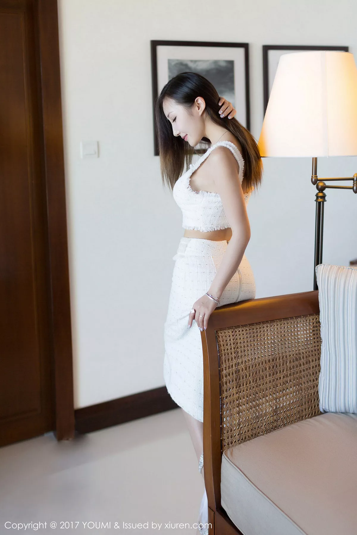 秀人集.com_[YouMi尤蜜荟]Vol.100_嫩模Yumi-尤美马尔代夫旅拍性感长裙系列秀完美身材写真41P