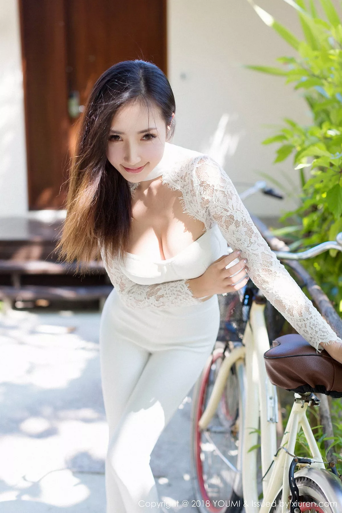 秀人集.com_[YouMi尤蜜荟]Vol.108_女神Yumi-尤美马尔代夫旅拍沙滩边黑色薄纱湿身诱惑写真40P