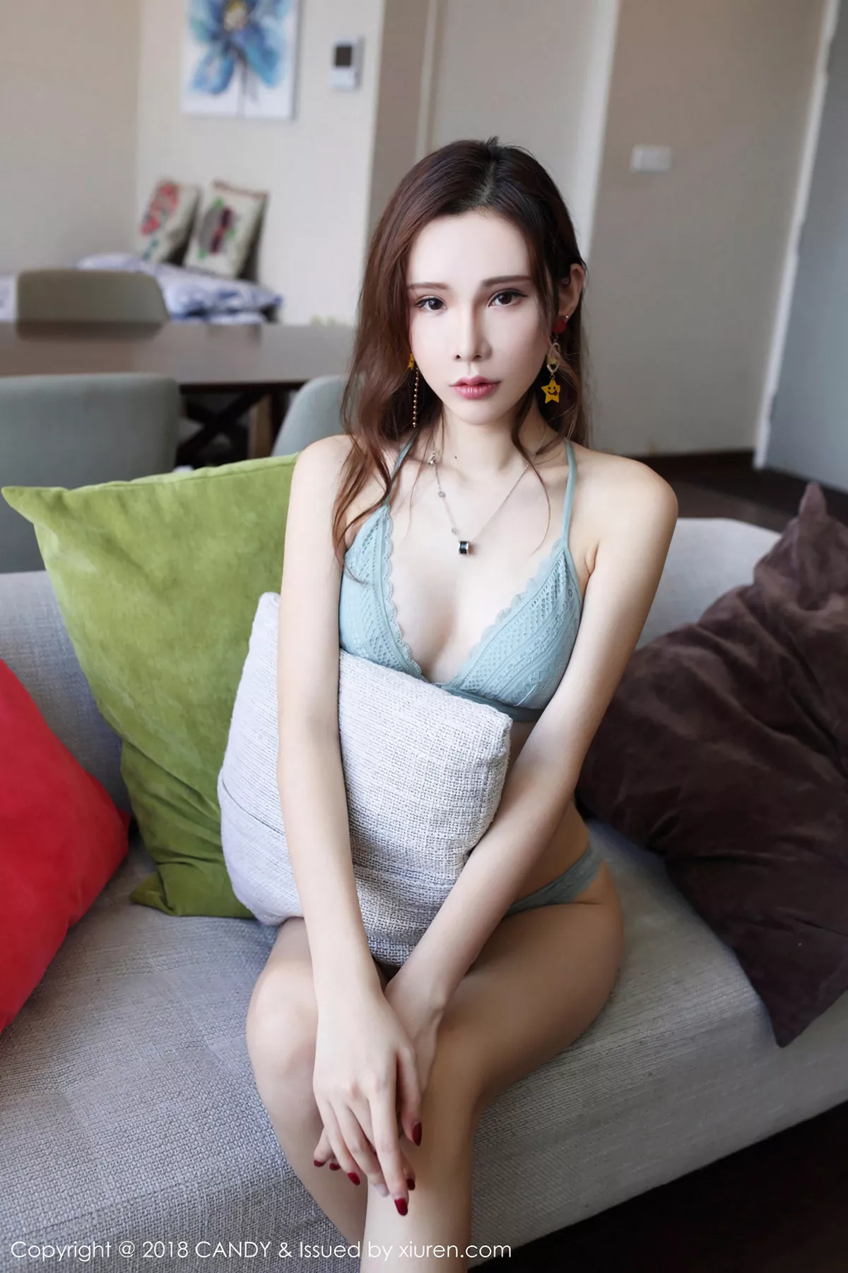 秀人集.com_[Candy糖果画报]Vol.049_女神萌琪琪Irene沙巴旅拍居家性感内衣秀完美身材写真51P