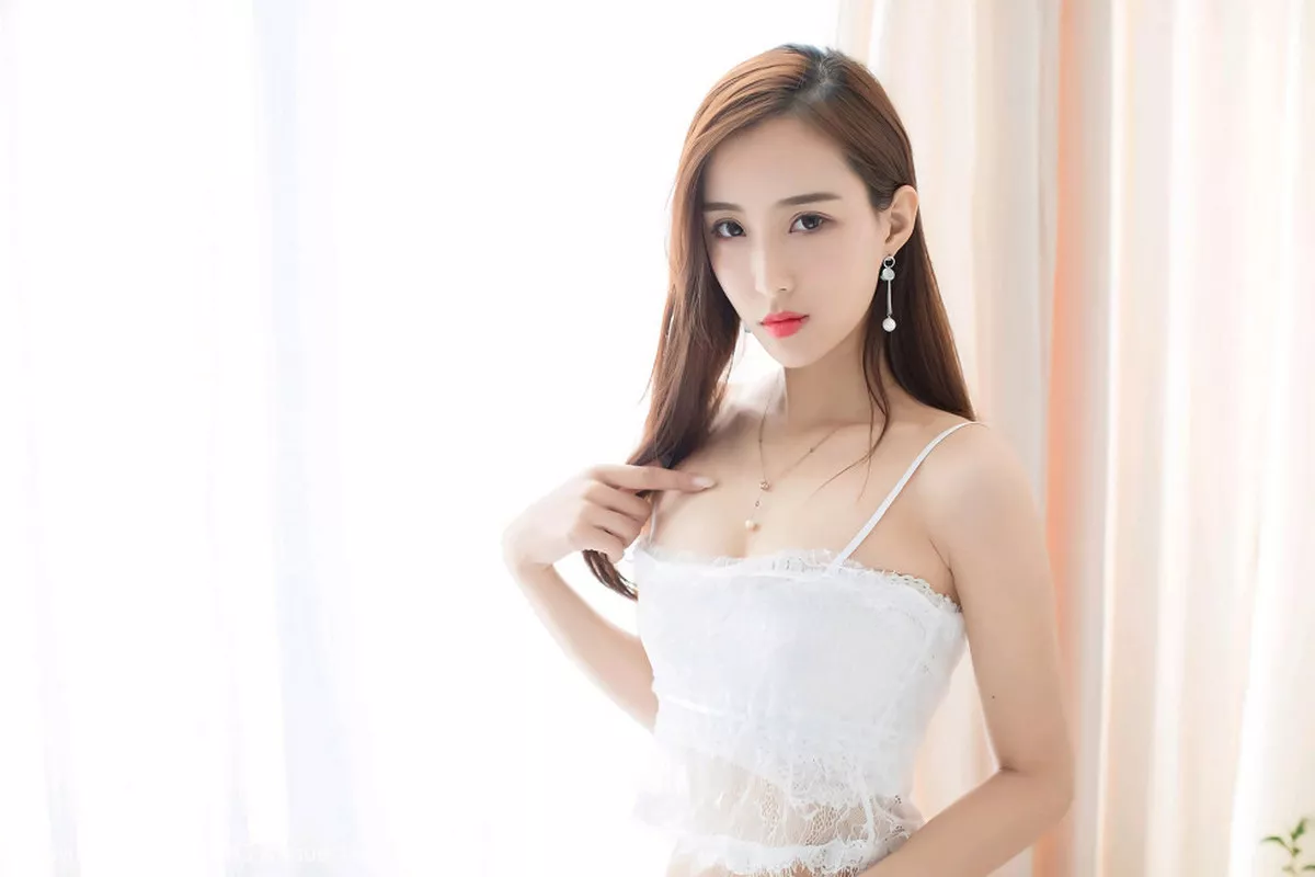秀人集.com_[IMISS爱蜜社]Vol.217_丽质嫩模猫宝居家私房白色蕾丝内衣配吊带蕾丝袜诱惑写真44P