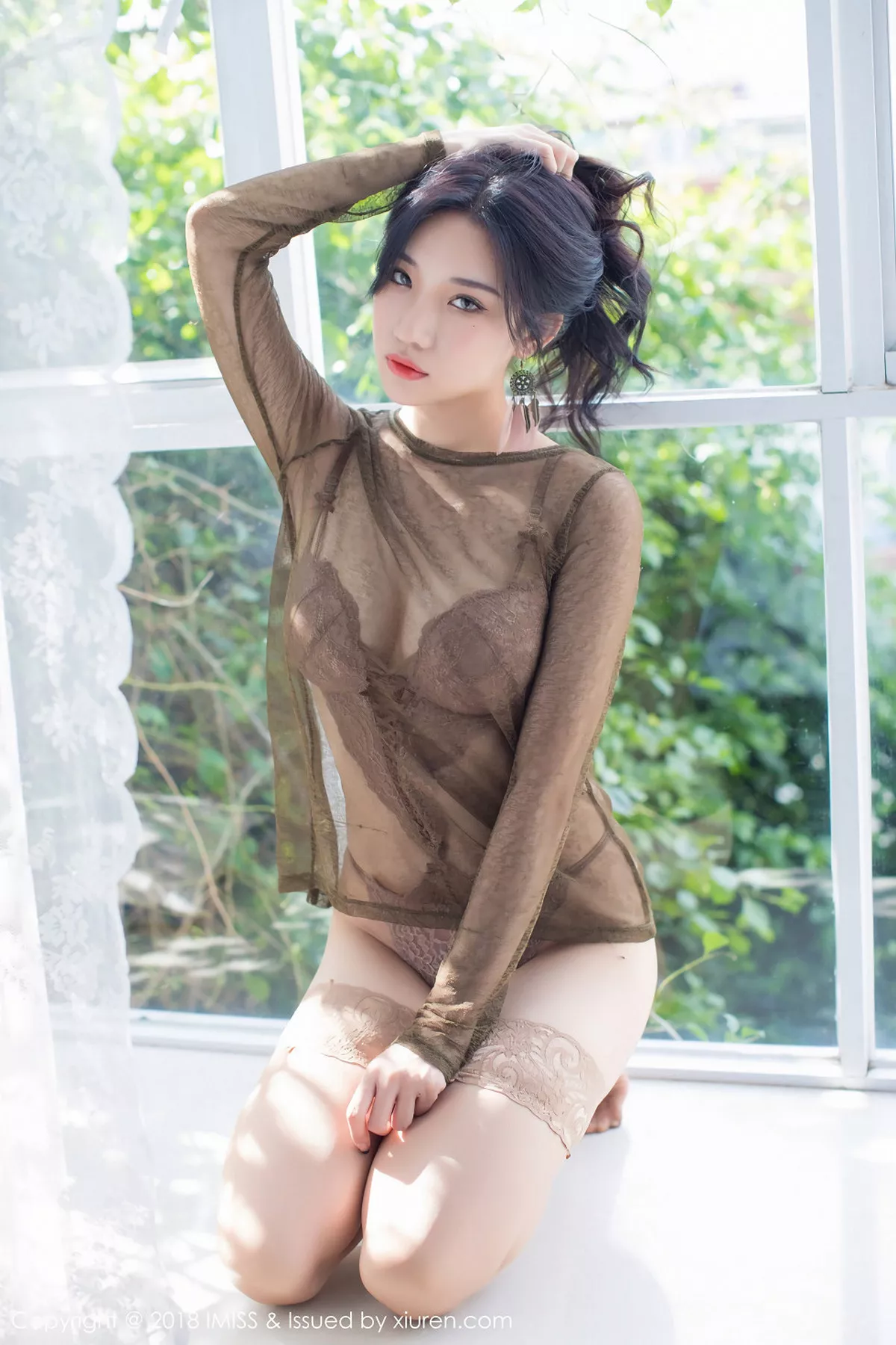 秀人集.com_[IMISS爱蜜社]Vol.218_嫩模小狐狸Sica咖啡色蕾丝内衣配咖啡色丝袜极致诱惑写真44P