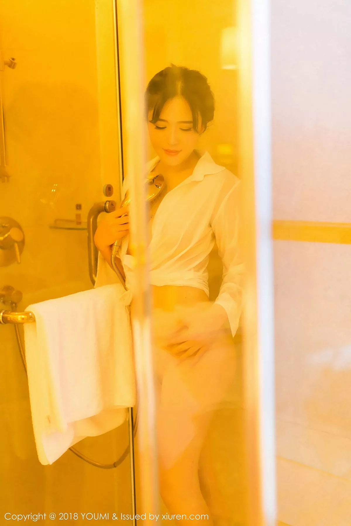 秀人集.com_[YouMi尤蜜荟]Vol.111_性感女神刘钰儿女仆装秀豪乳+浴室白衬衣湿身诱惑写真40P