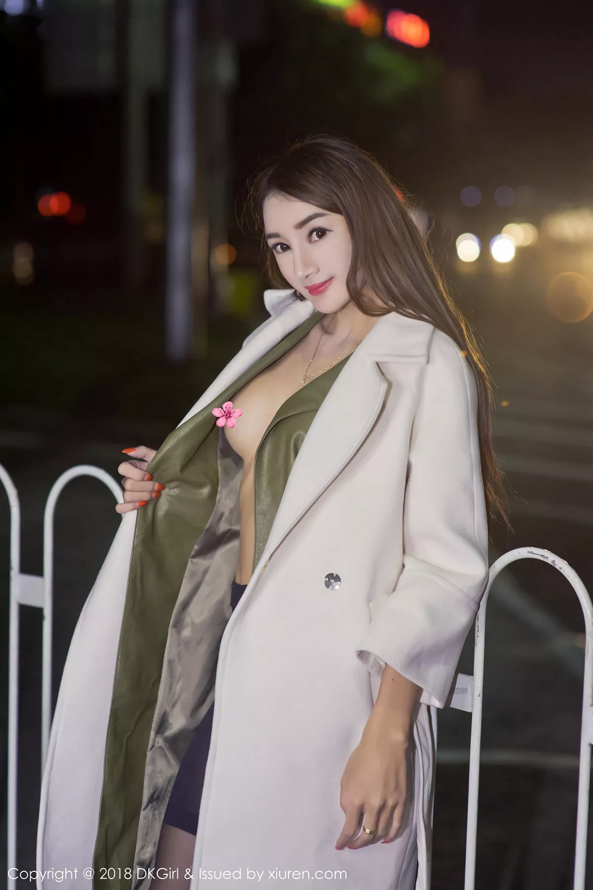 秀人集.com_[DKGirl御女郎]Vol.059_嫩模婕西儿jessie羊城旅拍羊城夜景真空露出豪乳诱惑写真49P