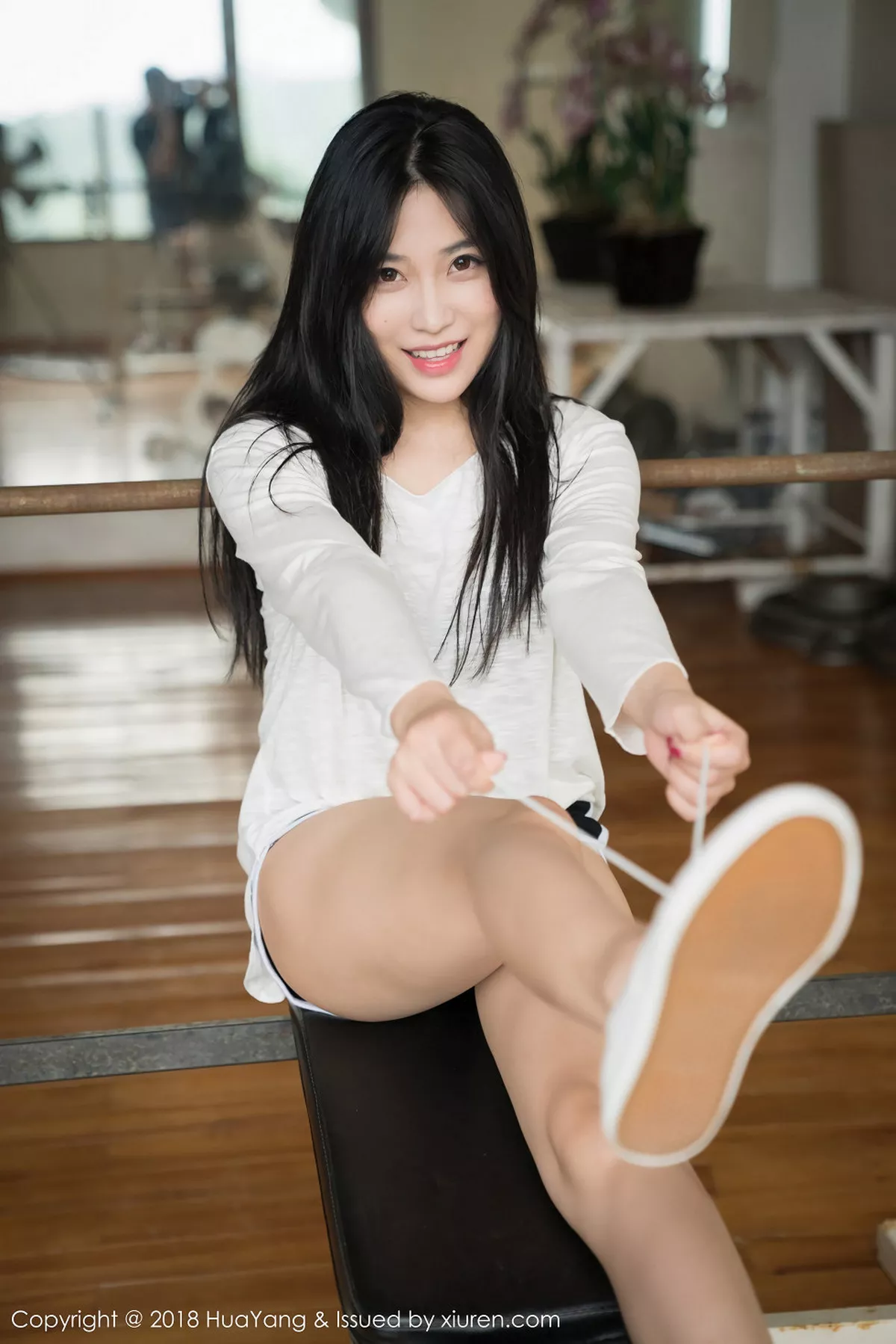 秀人集.com_[HuaYang花漾]Vol.029_女神许诺Sabrina泰国旅拍吊带内衣配粉红短裙秀完美身材写真30P